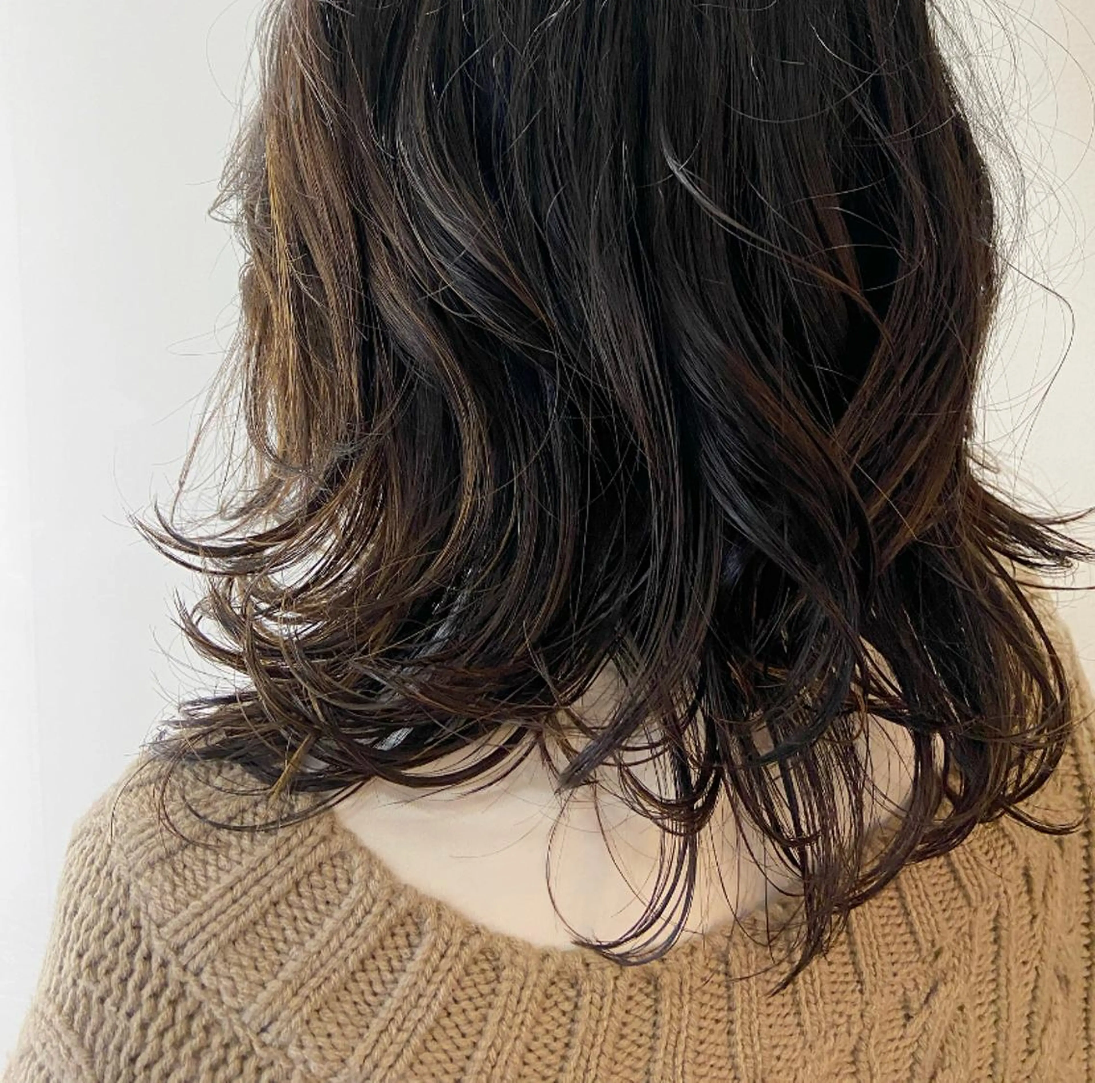 ミディアム レイヤーカット 田中 あやなのヘアスタイル