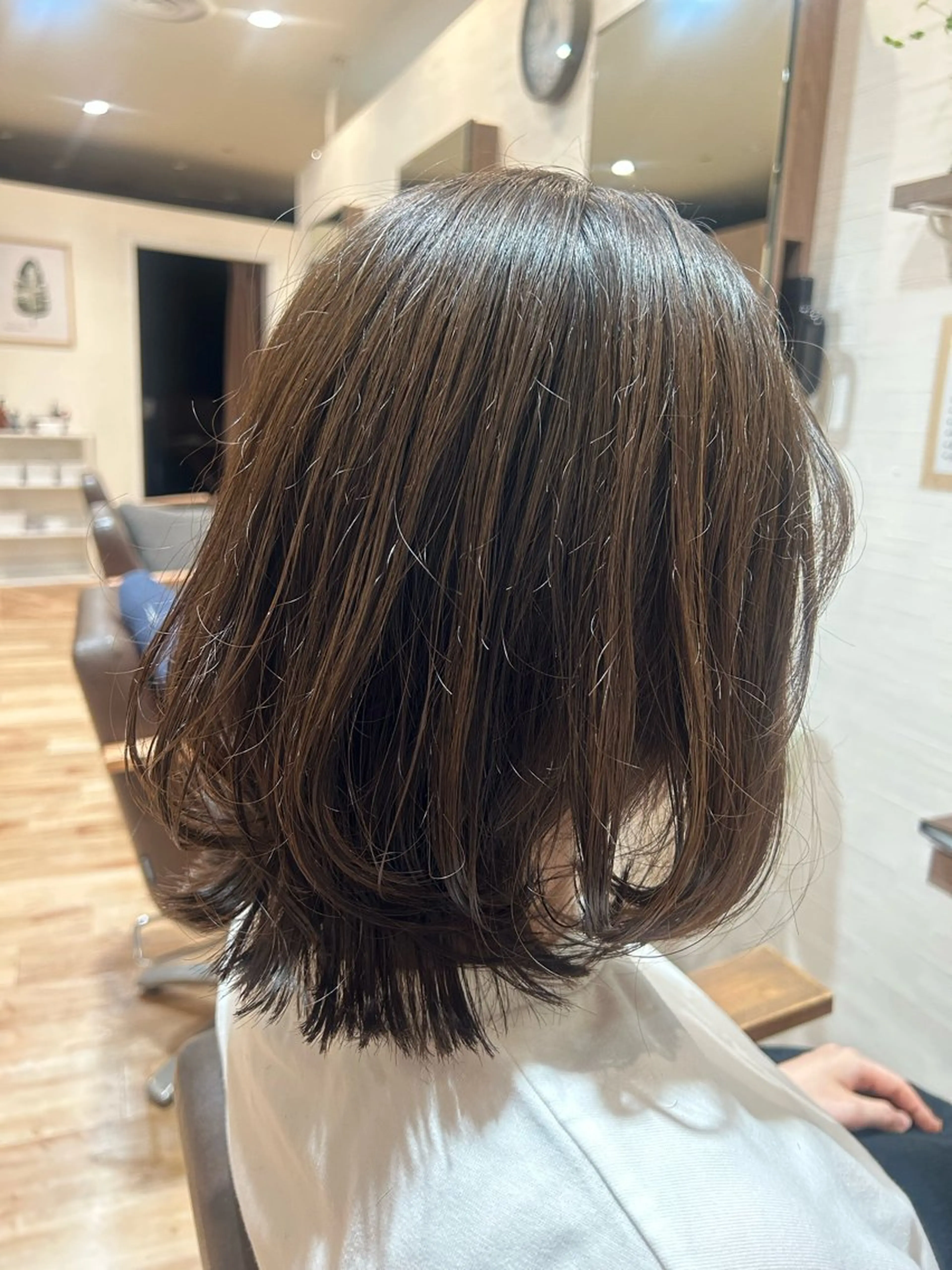 ミディアム 篠原 来実のヘアスタイル