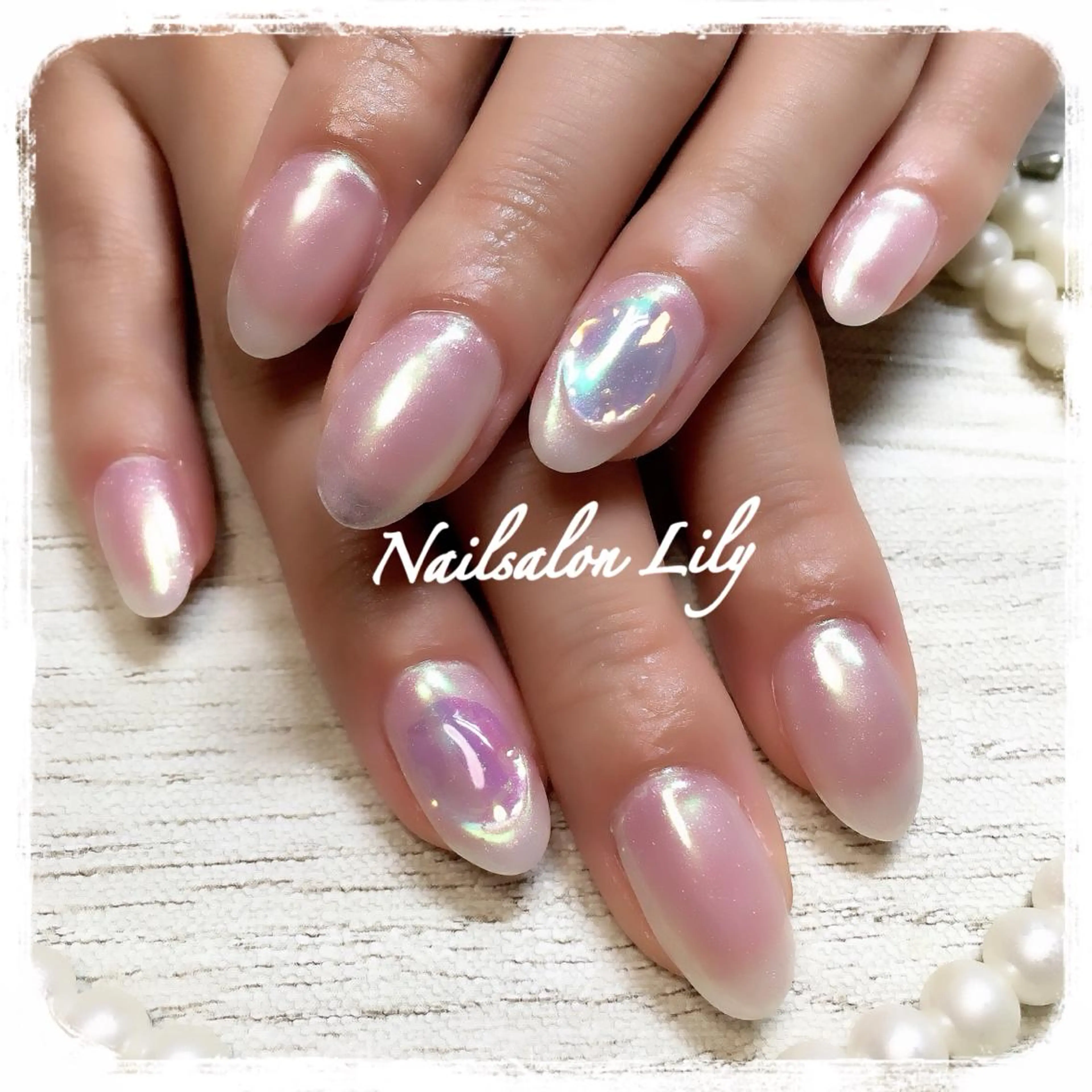 ネイル オーロラネイル ハンドネイル Nailsalon Lilyのネイルデザイン