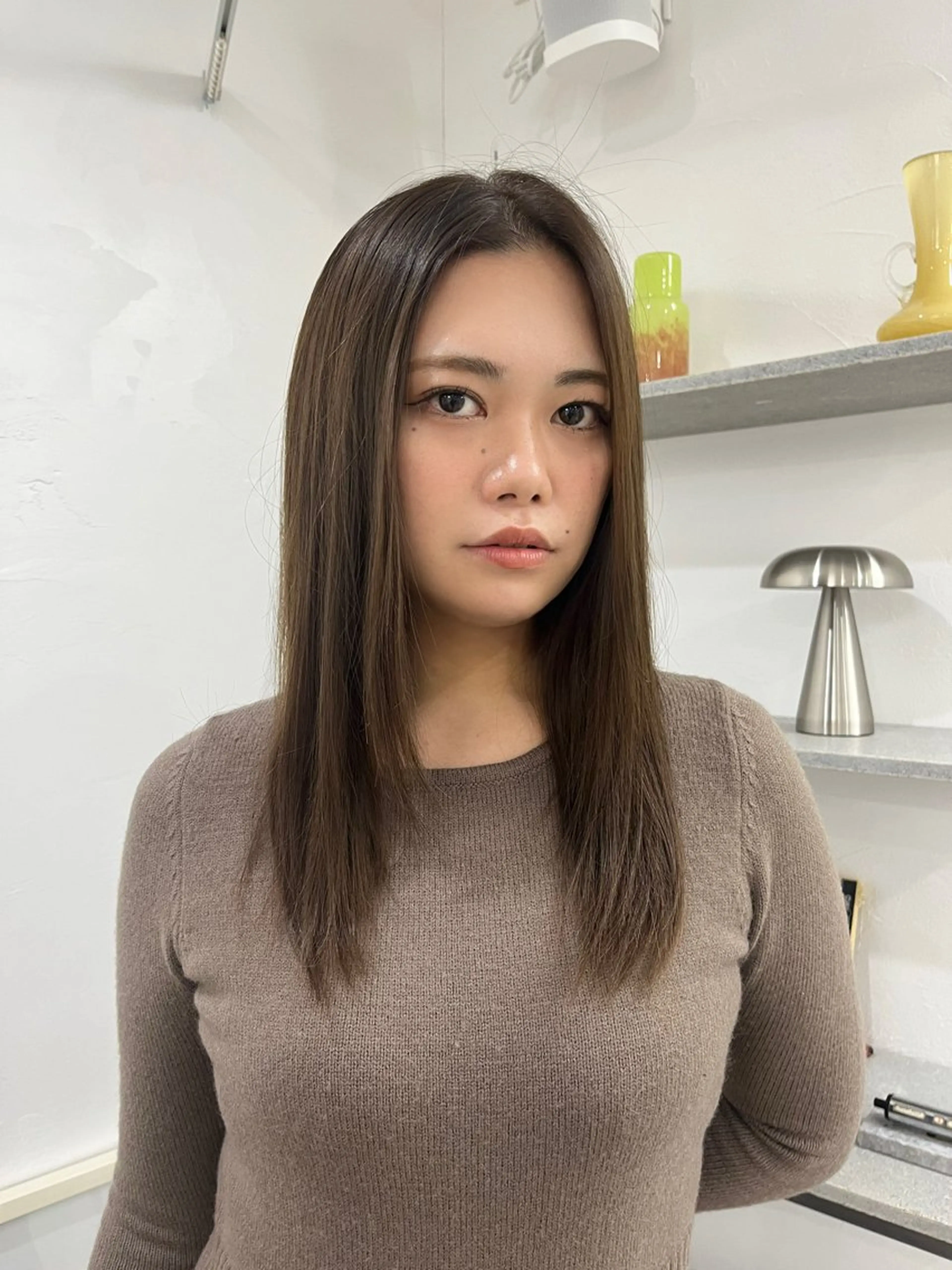セミロング イシイ モエカのヘアスタイル