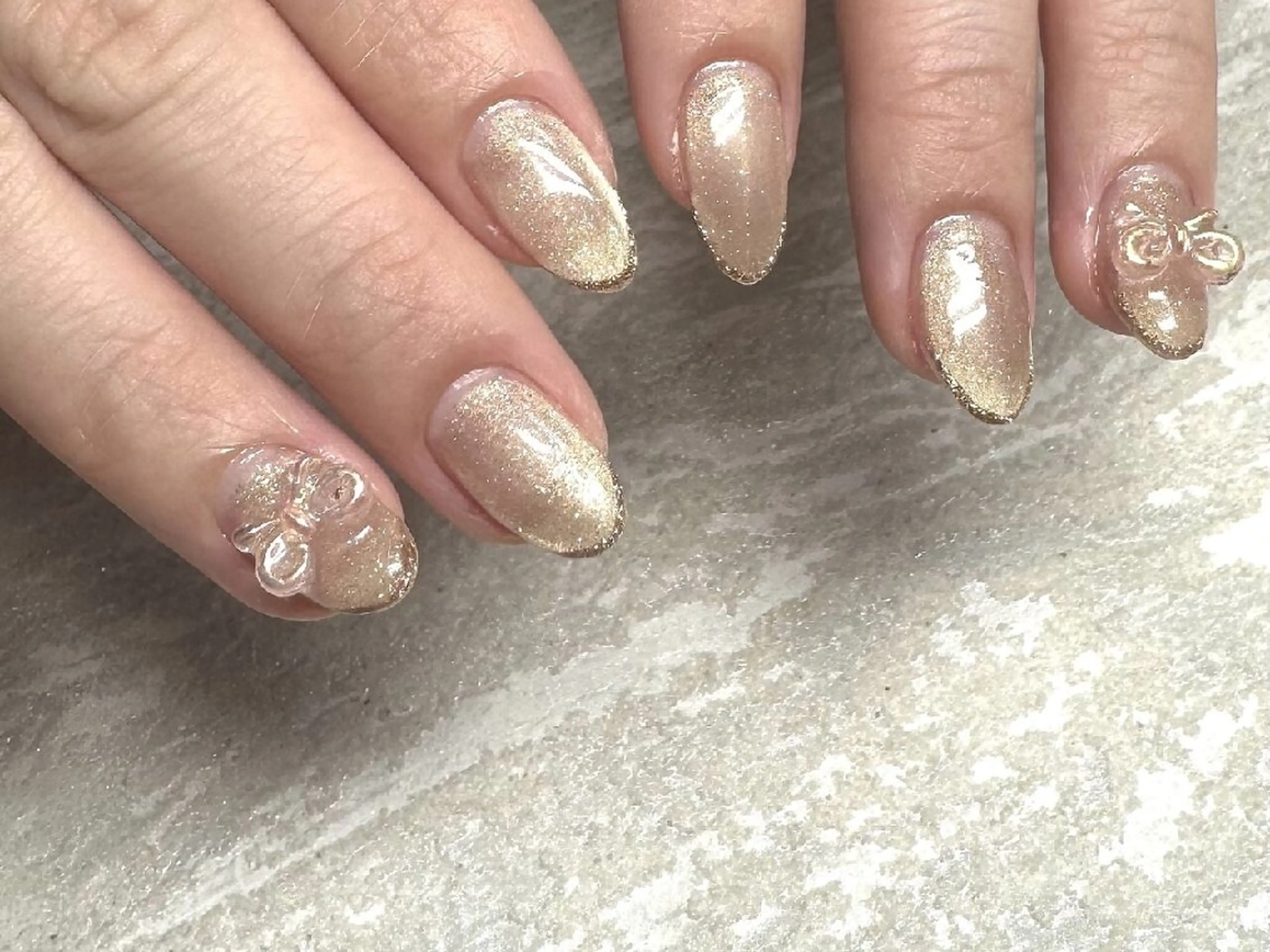 ネイル 入学式 ガーリー ゴールド 卒業式 マグネットネイル ハンドネイル JULIE NAILのネイルデザイン