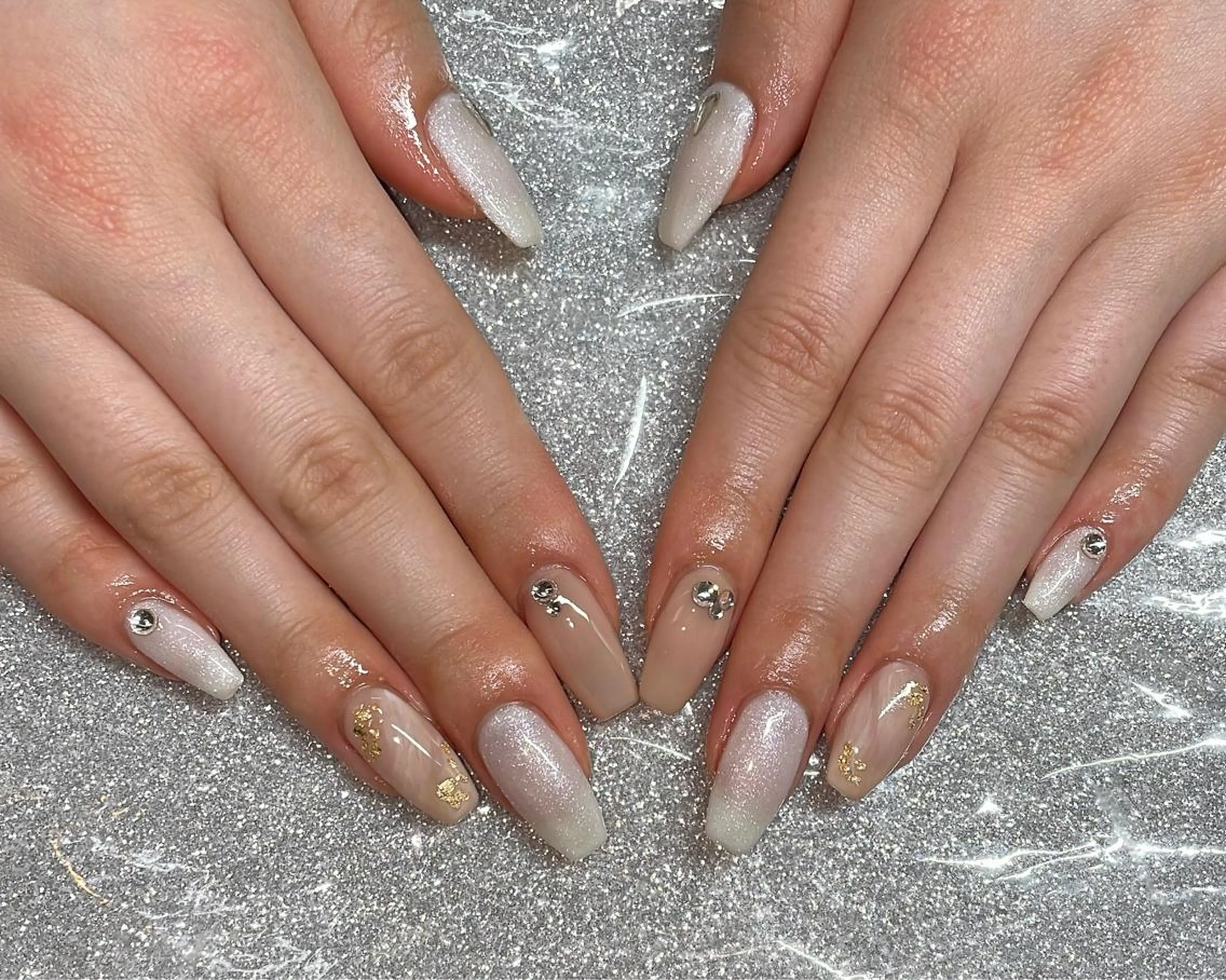 ネイル ハンドネイル VIERU 🌈🎀💖のネイルデザイン