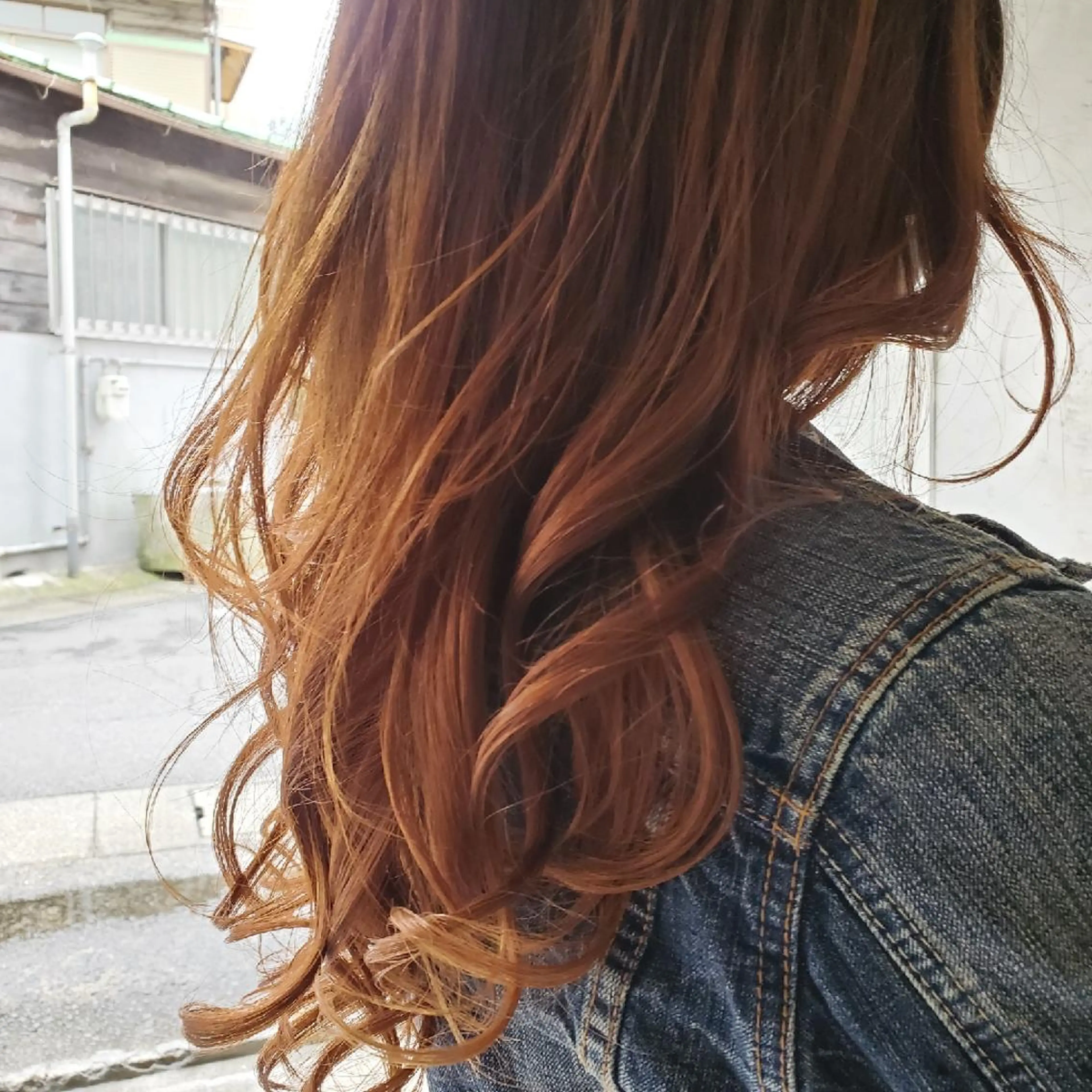 ロング ヘアカラー 浦川 敬太のヘアスタイル
