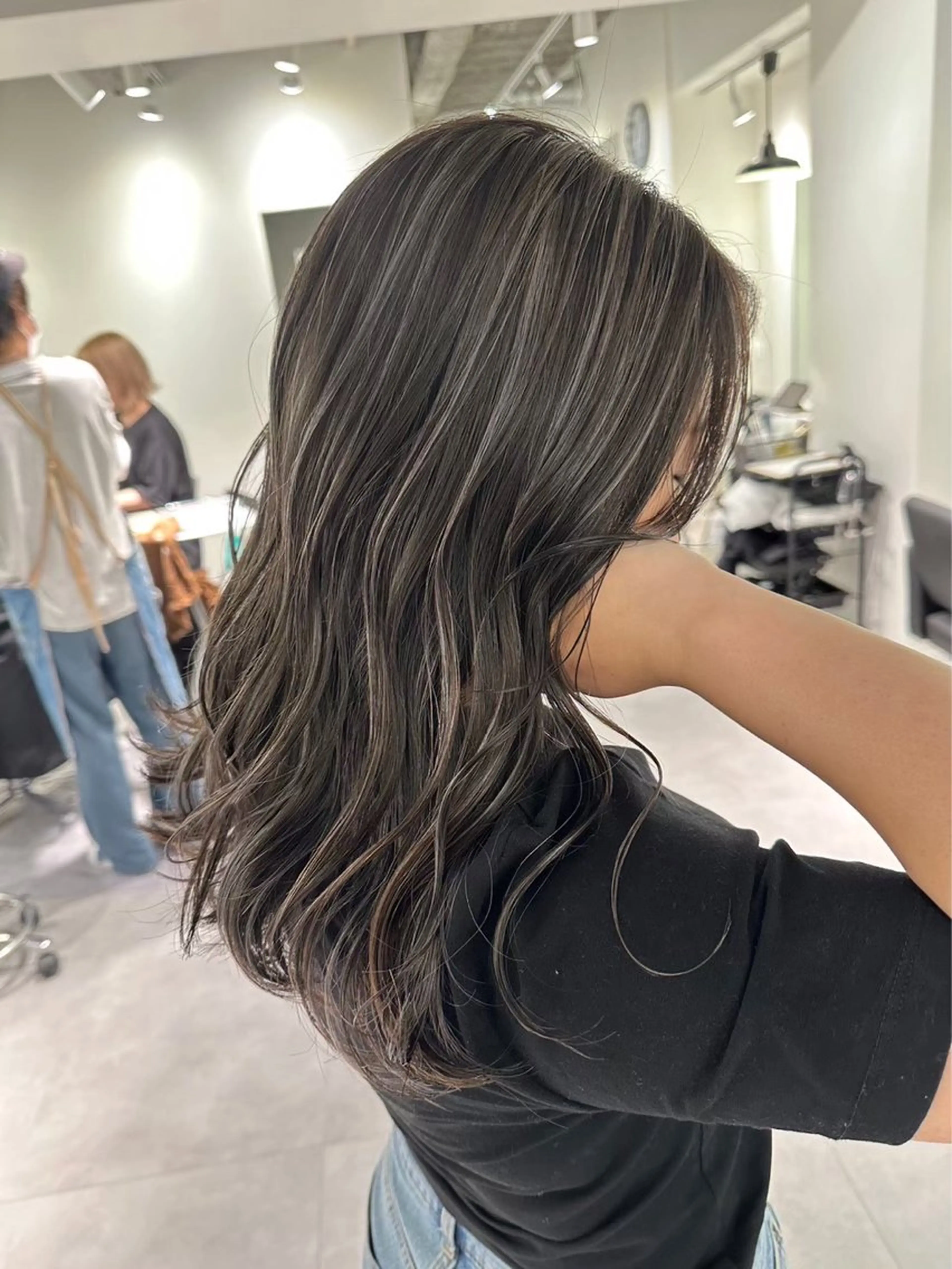 セミロング CIERA所属・トウジョウ アリサのヘアスタイル