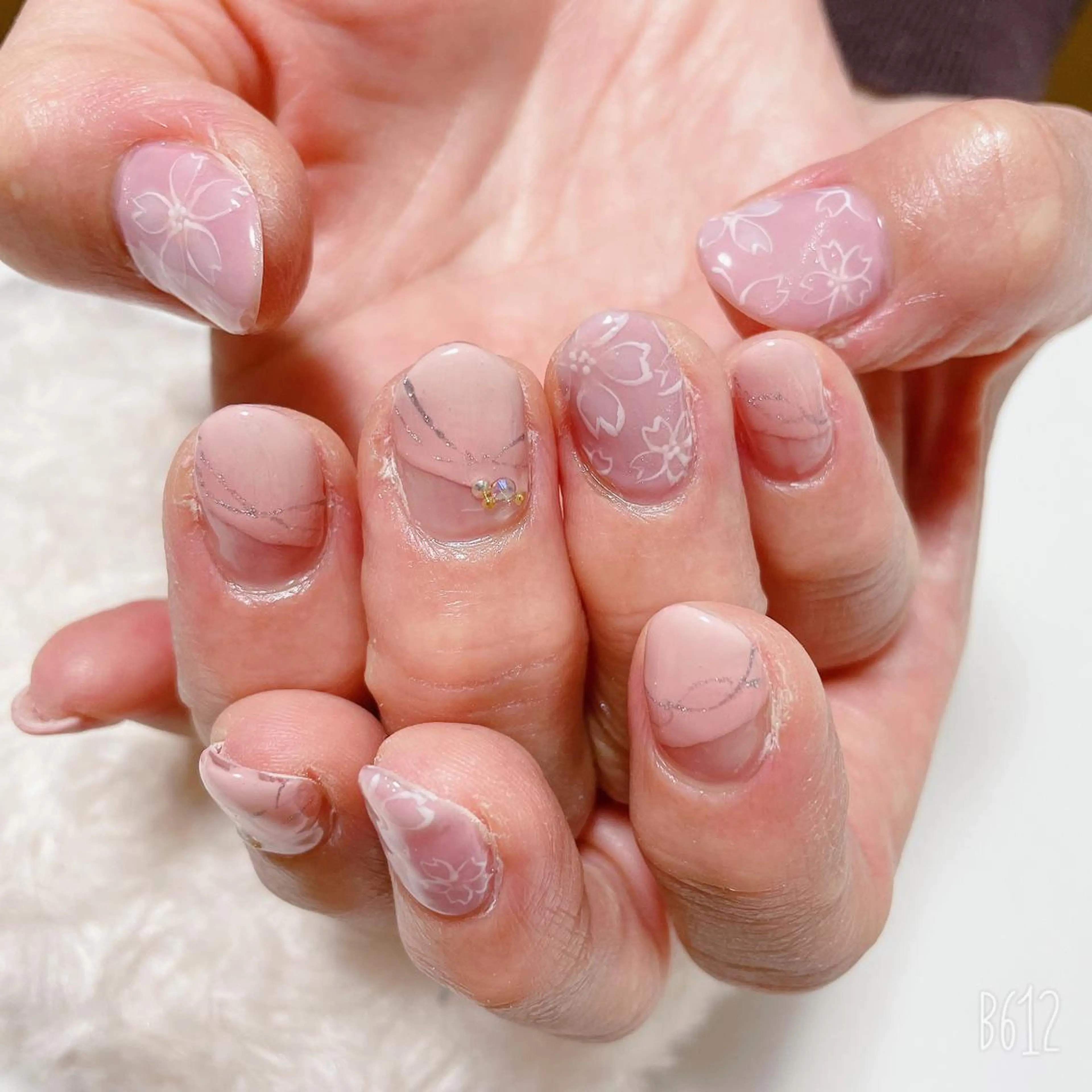 ネイル The Best Beauty受付担当のヘアスタイル