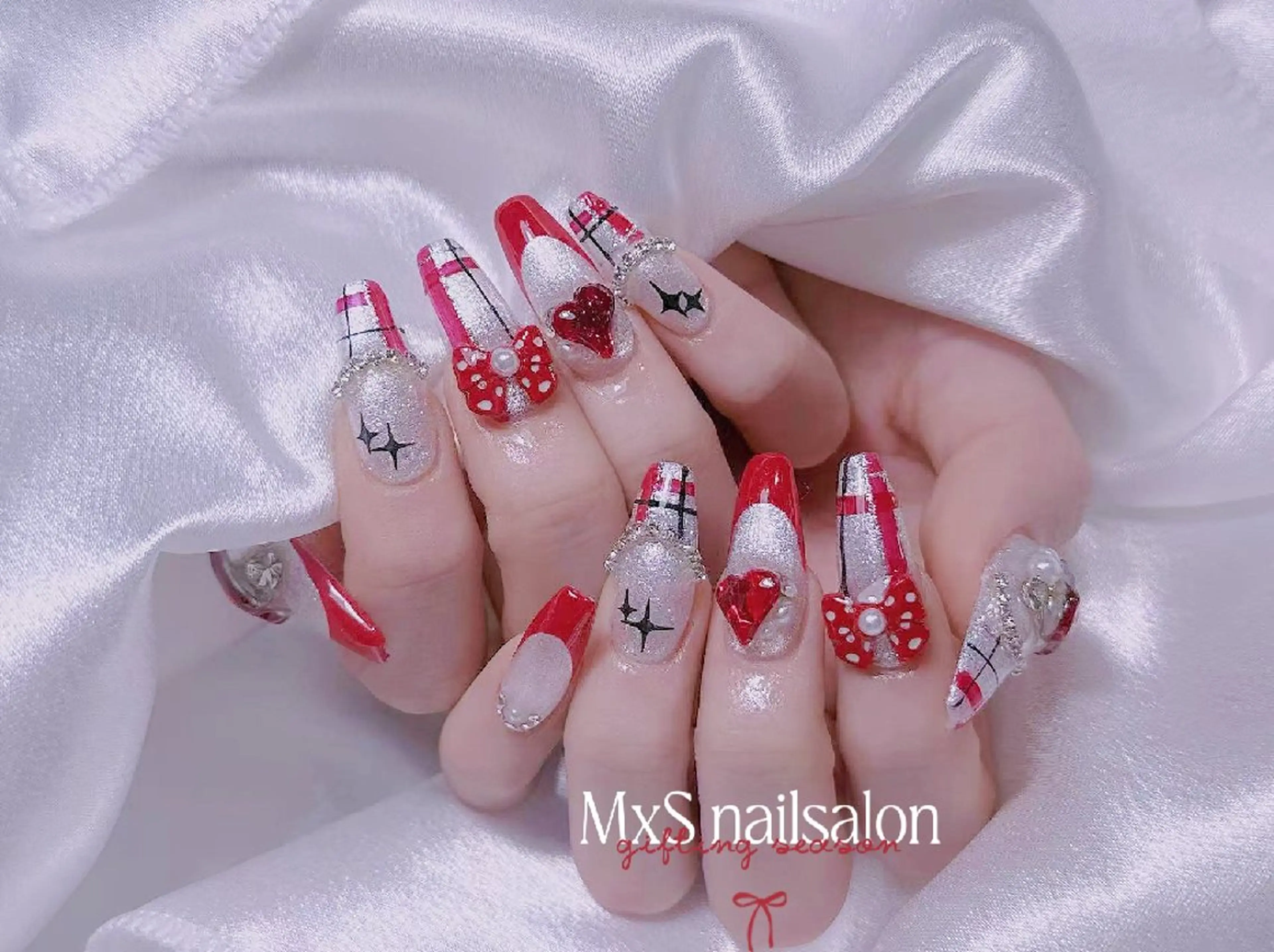 ネイル ジェルネイル 韓国ネイル マグネットネイル パラジェル バレンタイン ハンドネイル MxS Nail 【長さだし/フィルイン/マグネット/ワンホンネイル/韓国ネイル/パラジェル】所属・M×S Nail みなのネイルデザイン