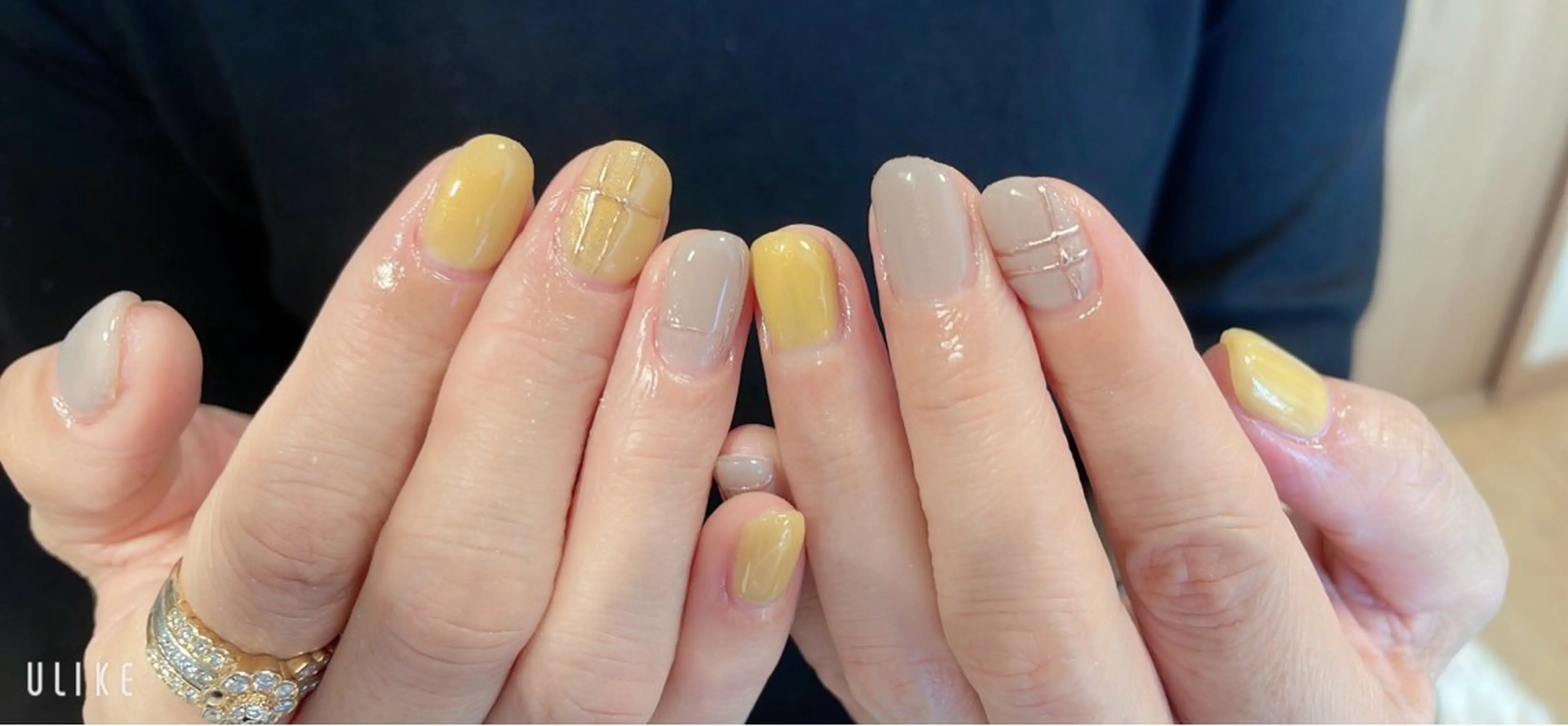 ネイル ハンドネイル emi ...の眉毛・アイブロウイメージ