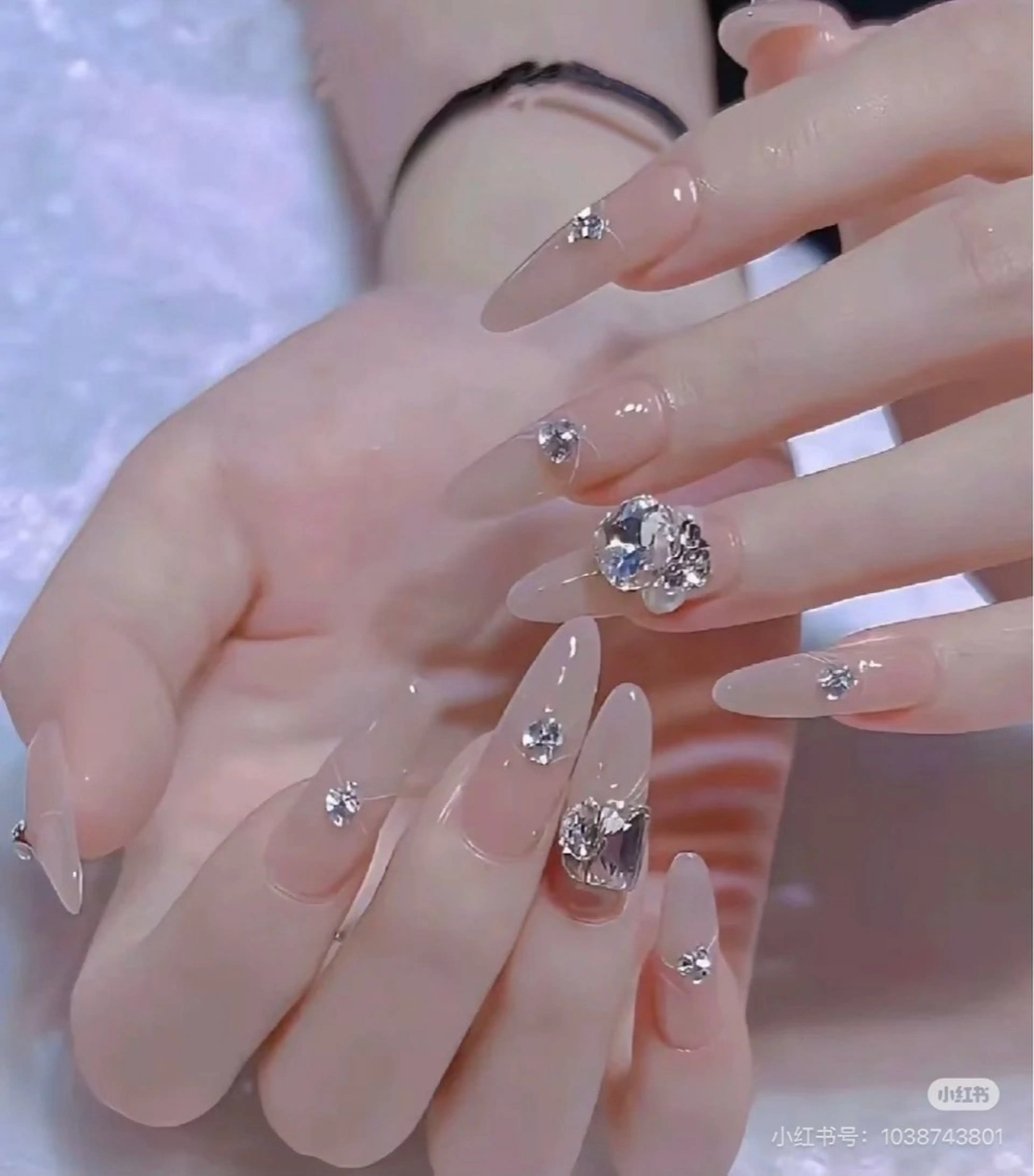 ネイル 長さ出しMORNAIL所属・長出し専門 パーツのネイルデザイン