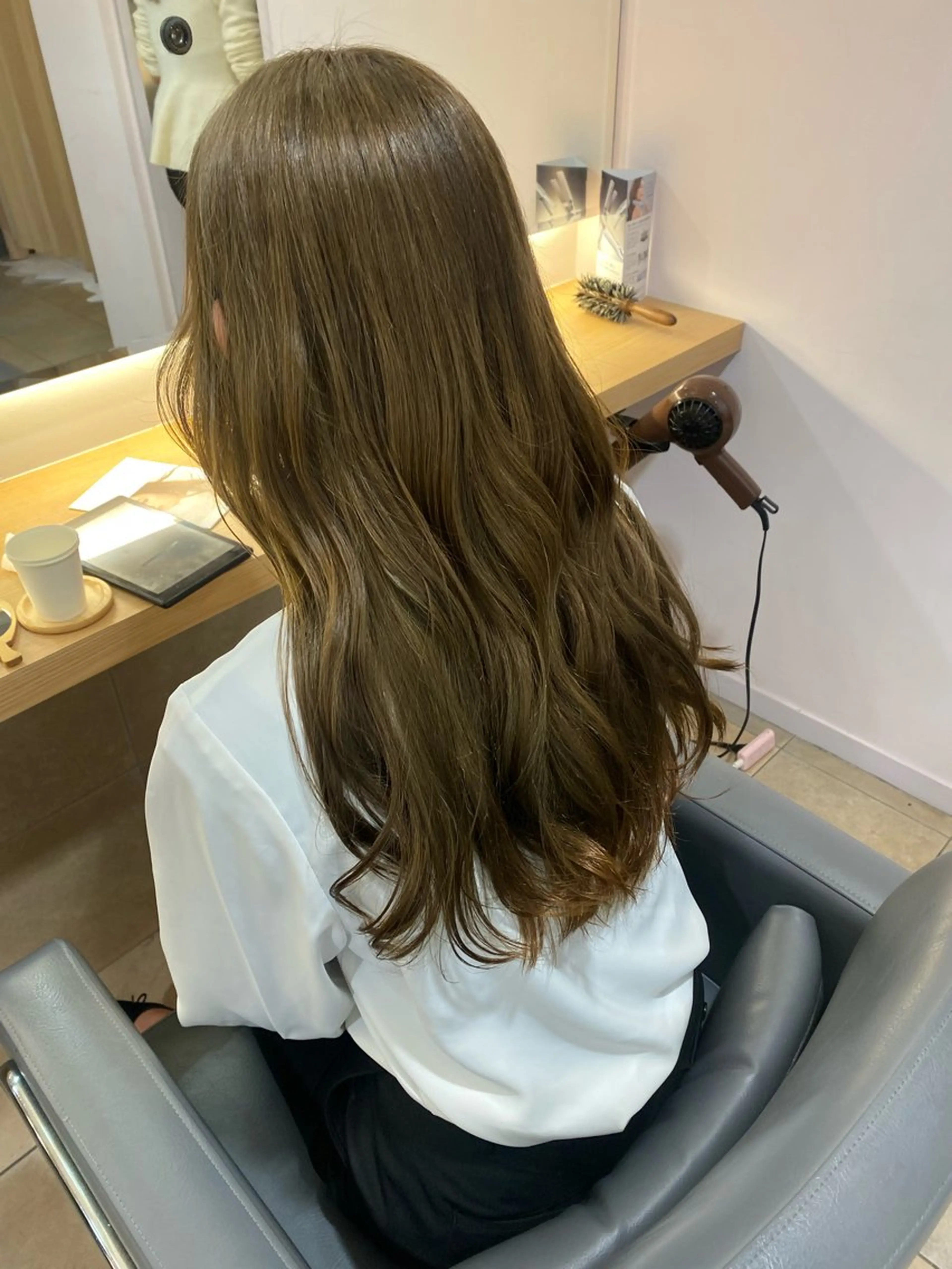 ロング カラー ヘアカラー 谷川 あかりのヘアスタイル