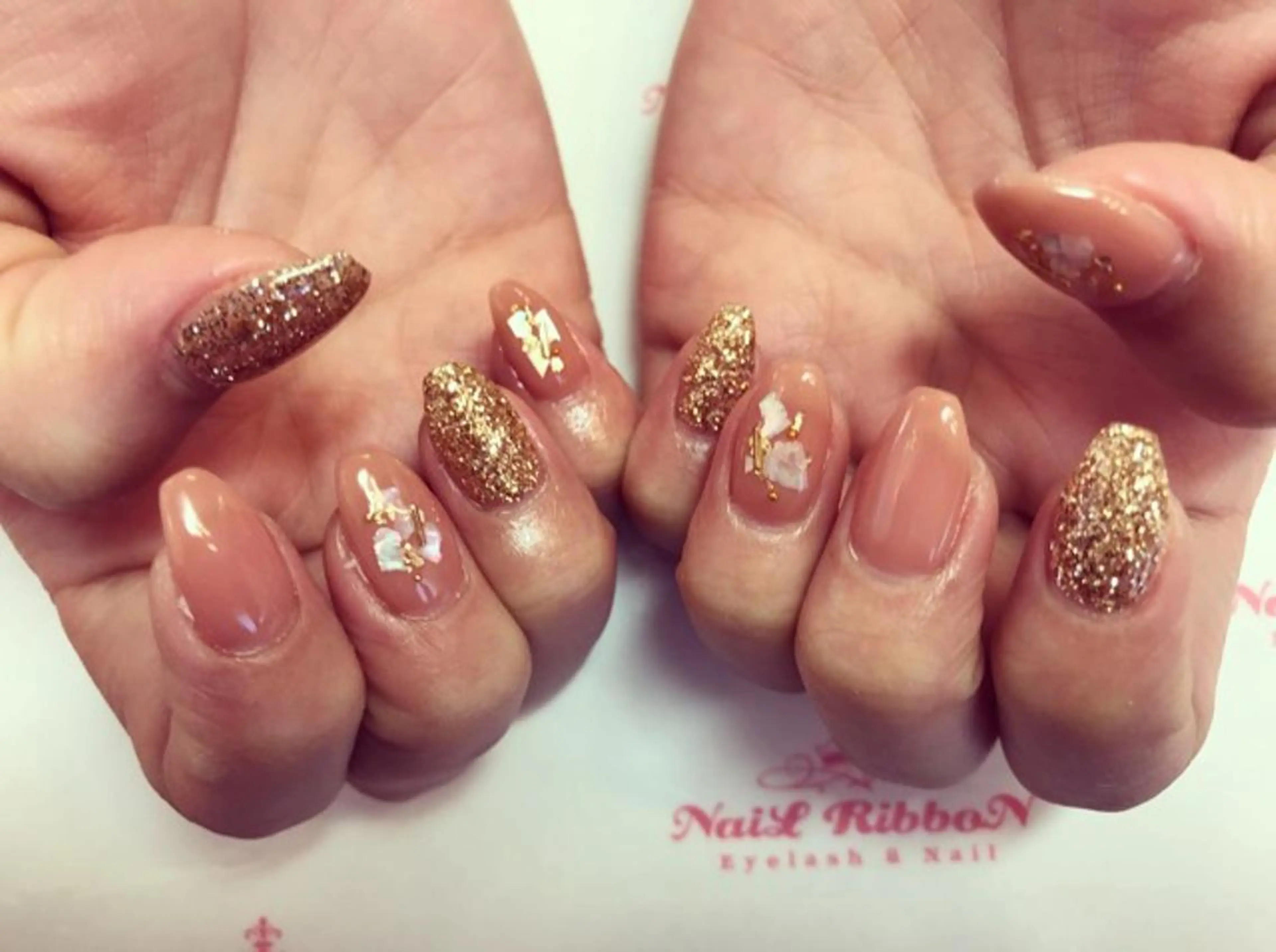 ネイル ネイルリボン 受付スタッフのネイルデザイン