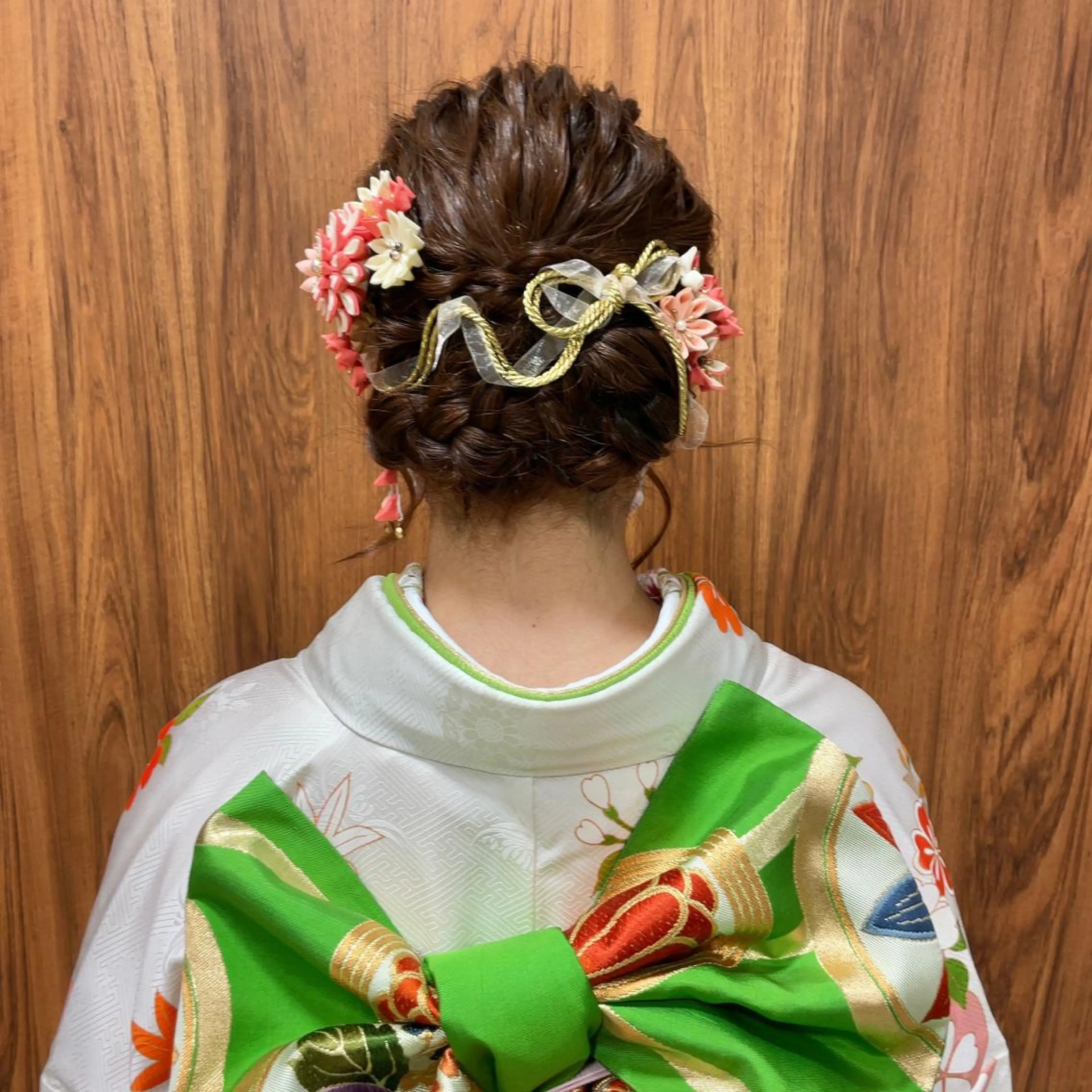 セミロング ヘアアレンジ 成人式 山田 里美のヘアスタイル