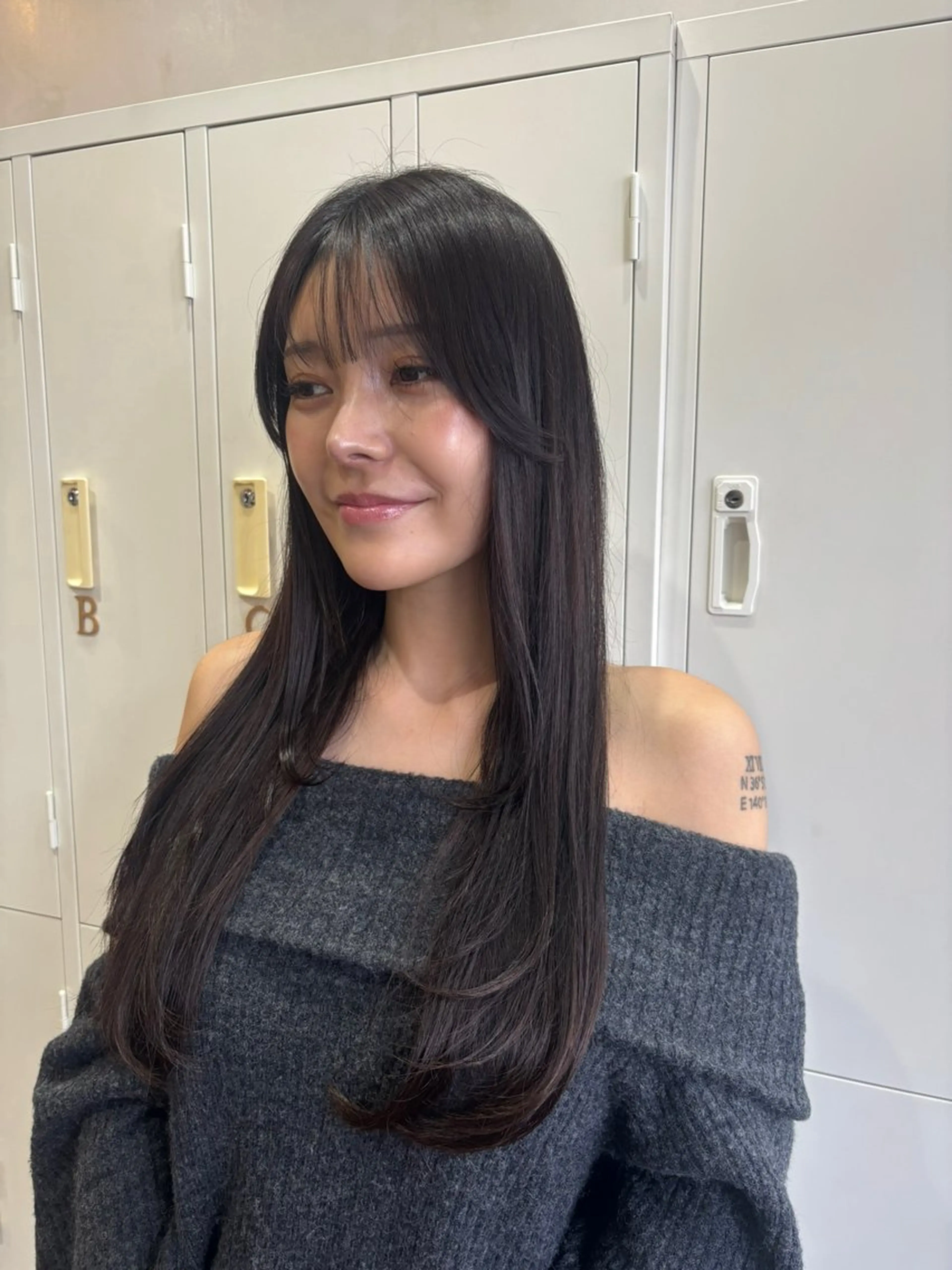 ロング 顔まわりレイヤー 顔周りカット レイヤーカット カット トリートメント ヘアセット 🧸似合わせデザイン ほそいけいこ🧸のヘアスタイル