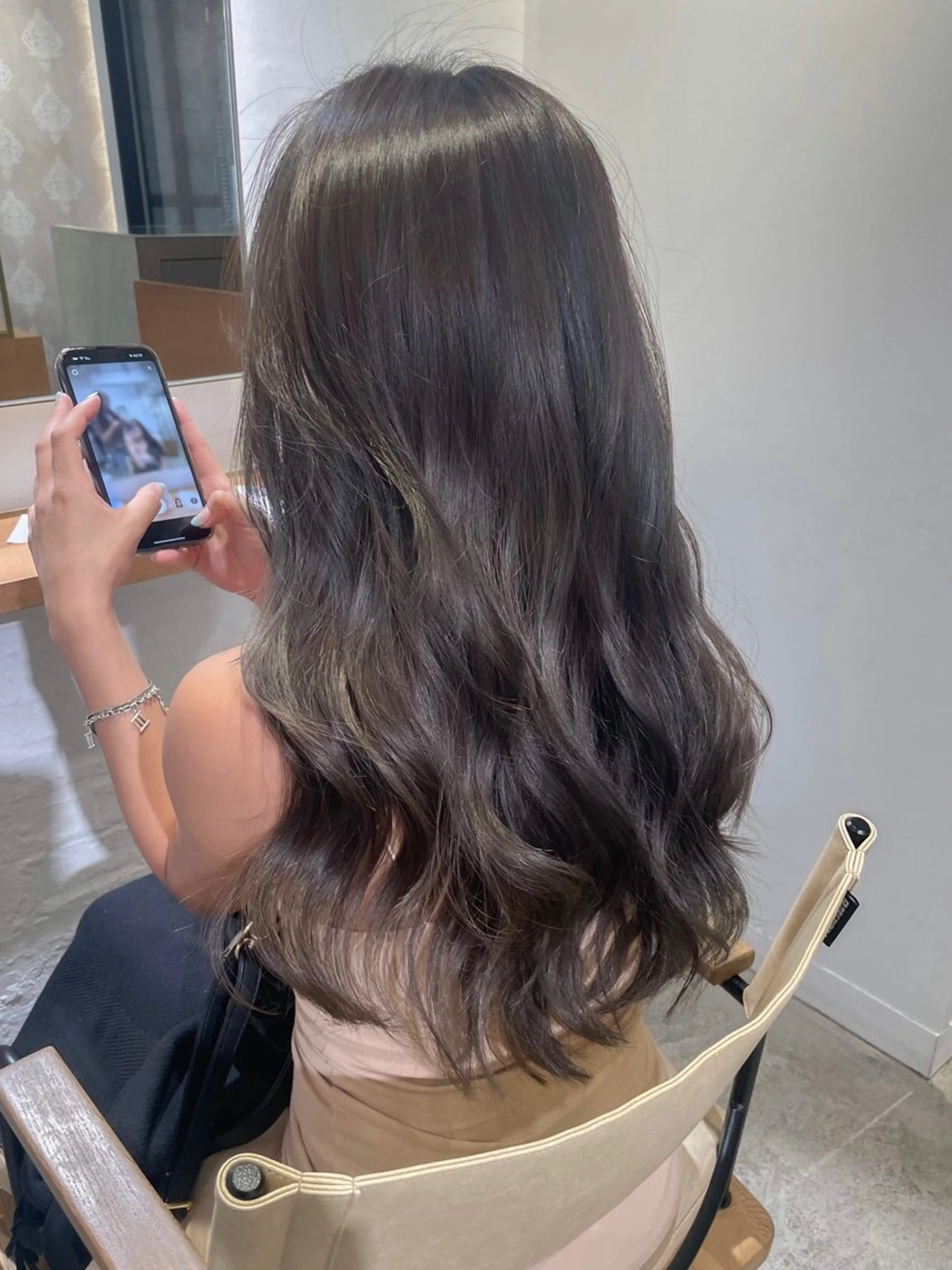 ロング カラー アッシュ グレージュ ハイライトカラー ハイライト ナガミネアリサ/ 学芸大学/海外ヘアのヘアスタイル