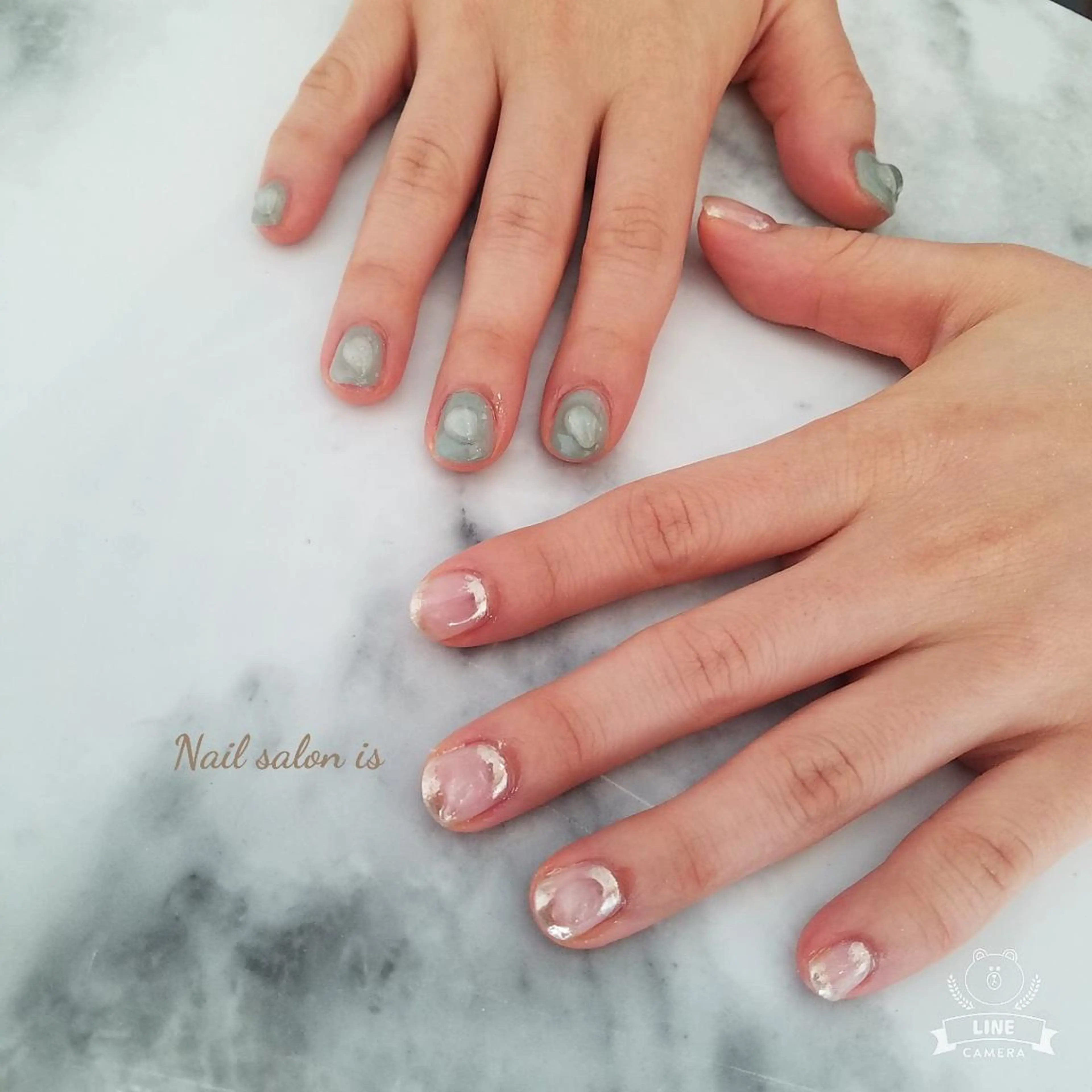 ネイル ミラーネイル ピスタチオネイル シルバー ハンドネイル 店長 佐藤のネイルデザイン
