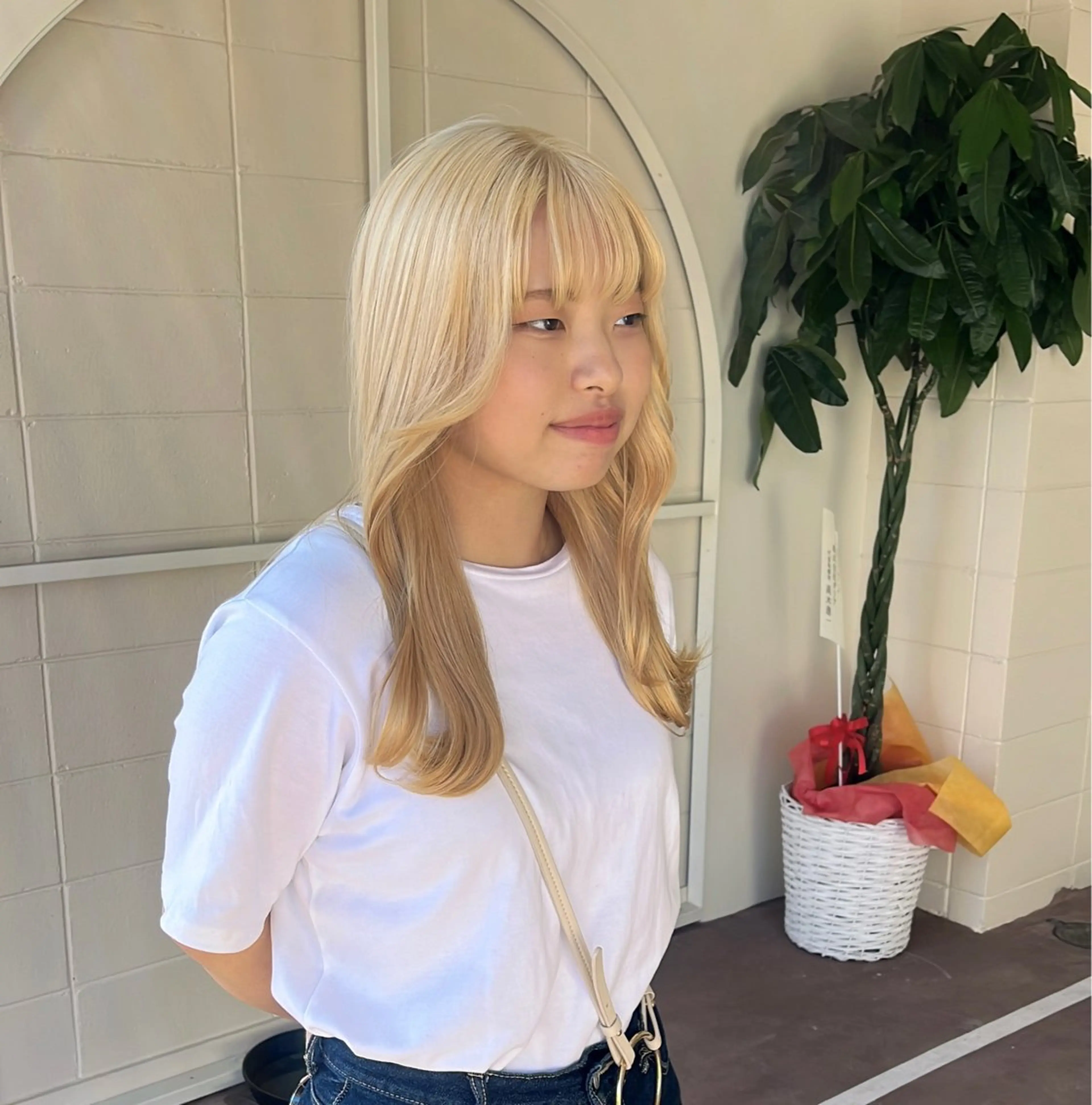 セミロング カラー ベージュカラー ホワイトベージュ Leyシェアサロン所属・中井亜未/ 姫路ボブのヘアスタイル