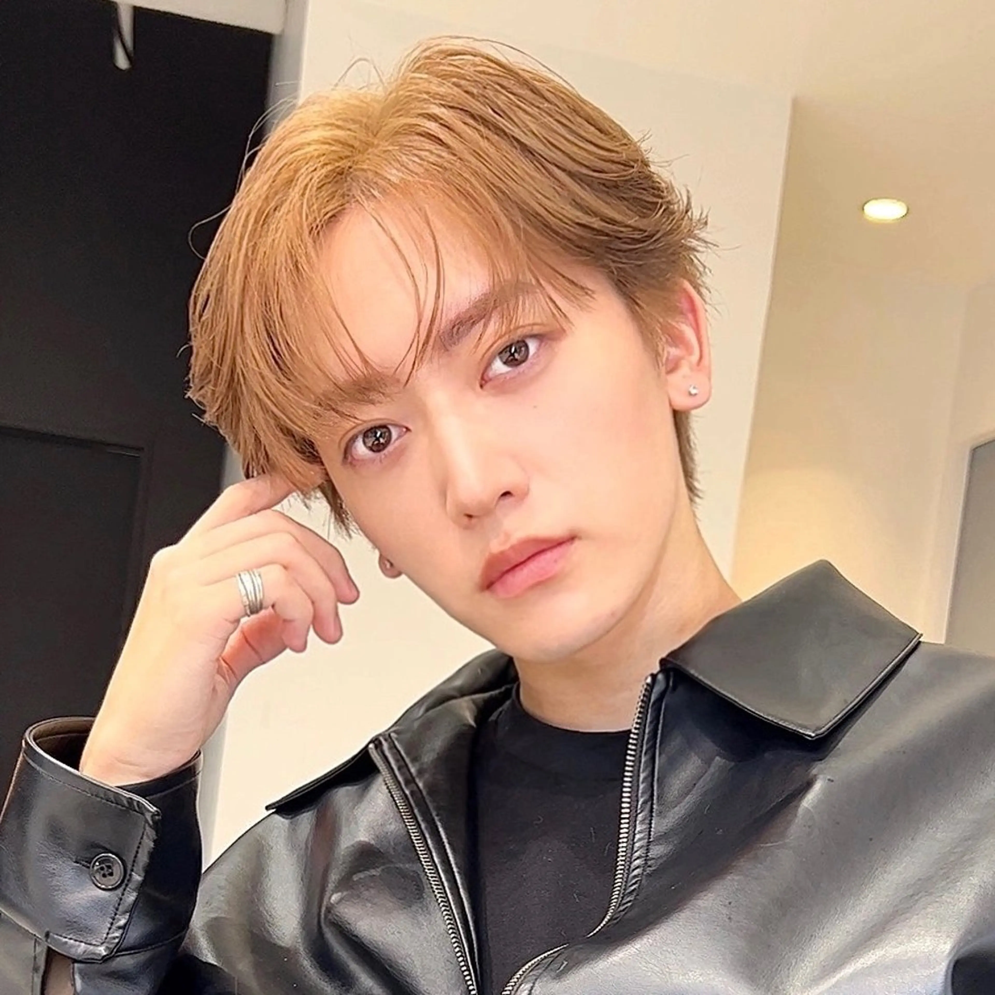 ショート カラー メンズ カット ヘアカラー 岡田大志🇰🇷 中/韓メンズヘアのヘアスタイル