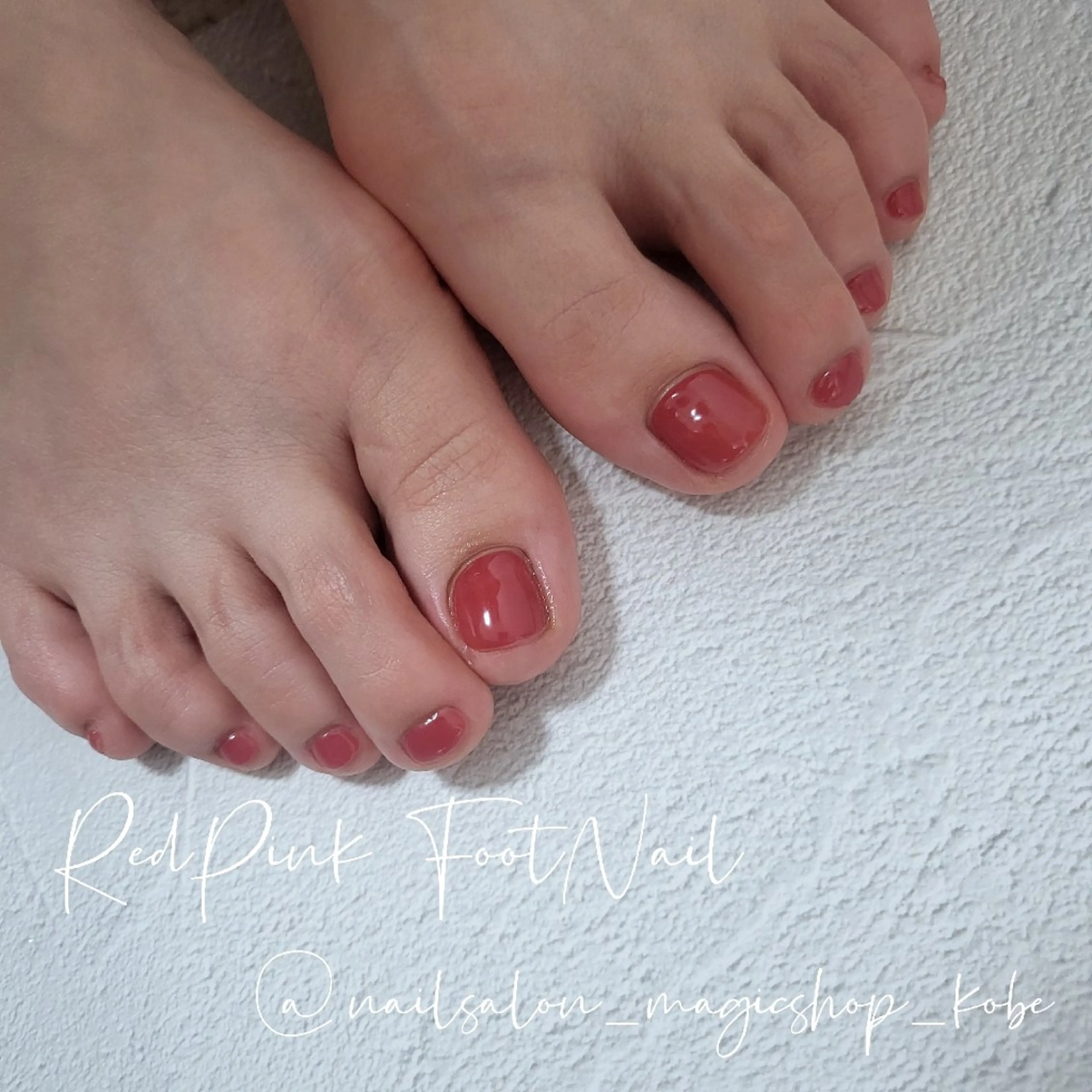 ネイル フットネイル ジェルネイル ワンカラーネイル ピンク 赤色 フットネイル Nailsalon MagicShopのネイルデザイン