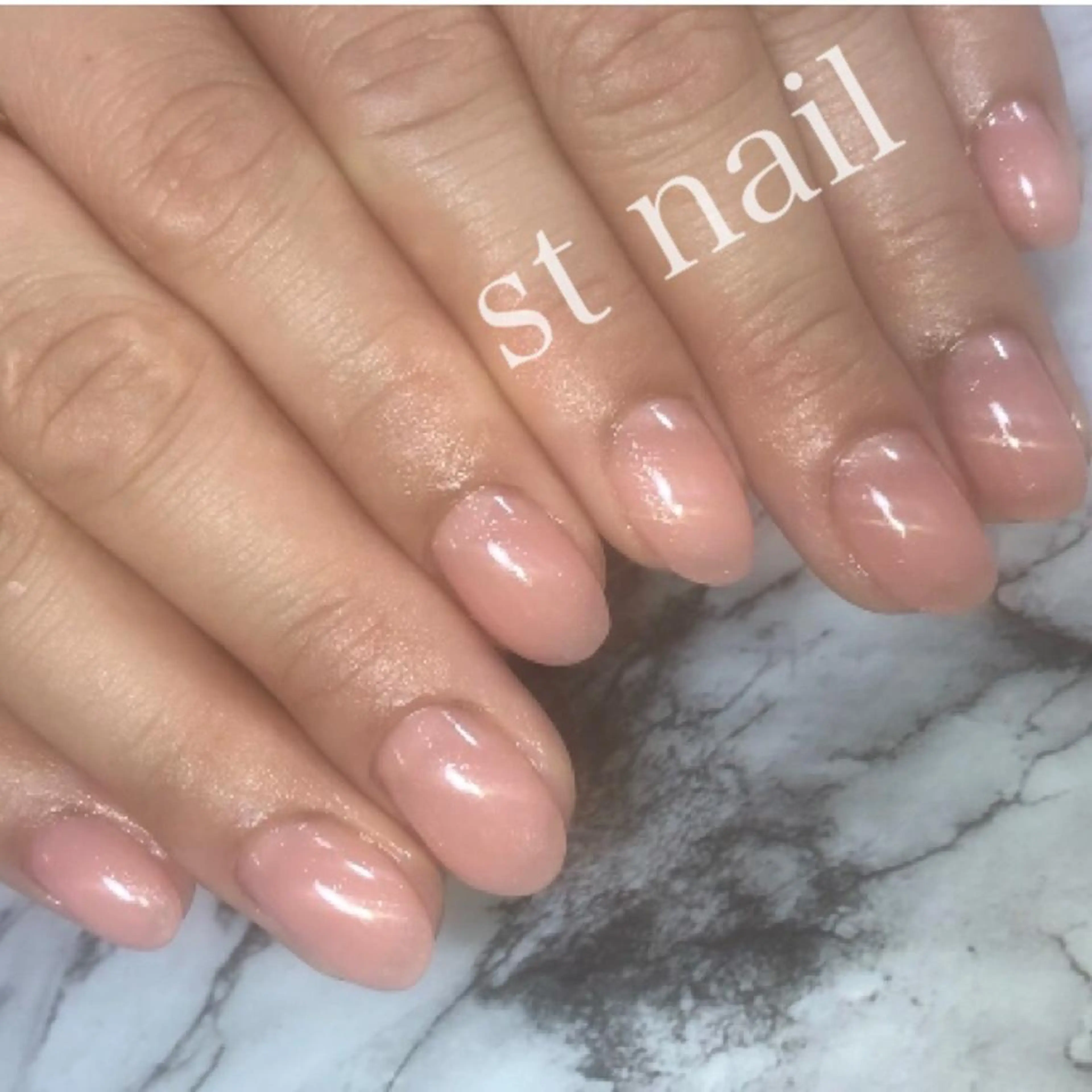 ネイル グリーン オフィスネイル シンプルネイル ストーンネイル st nailのネイルデザイン