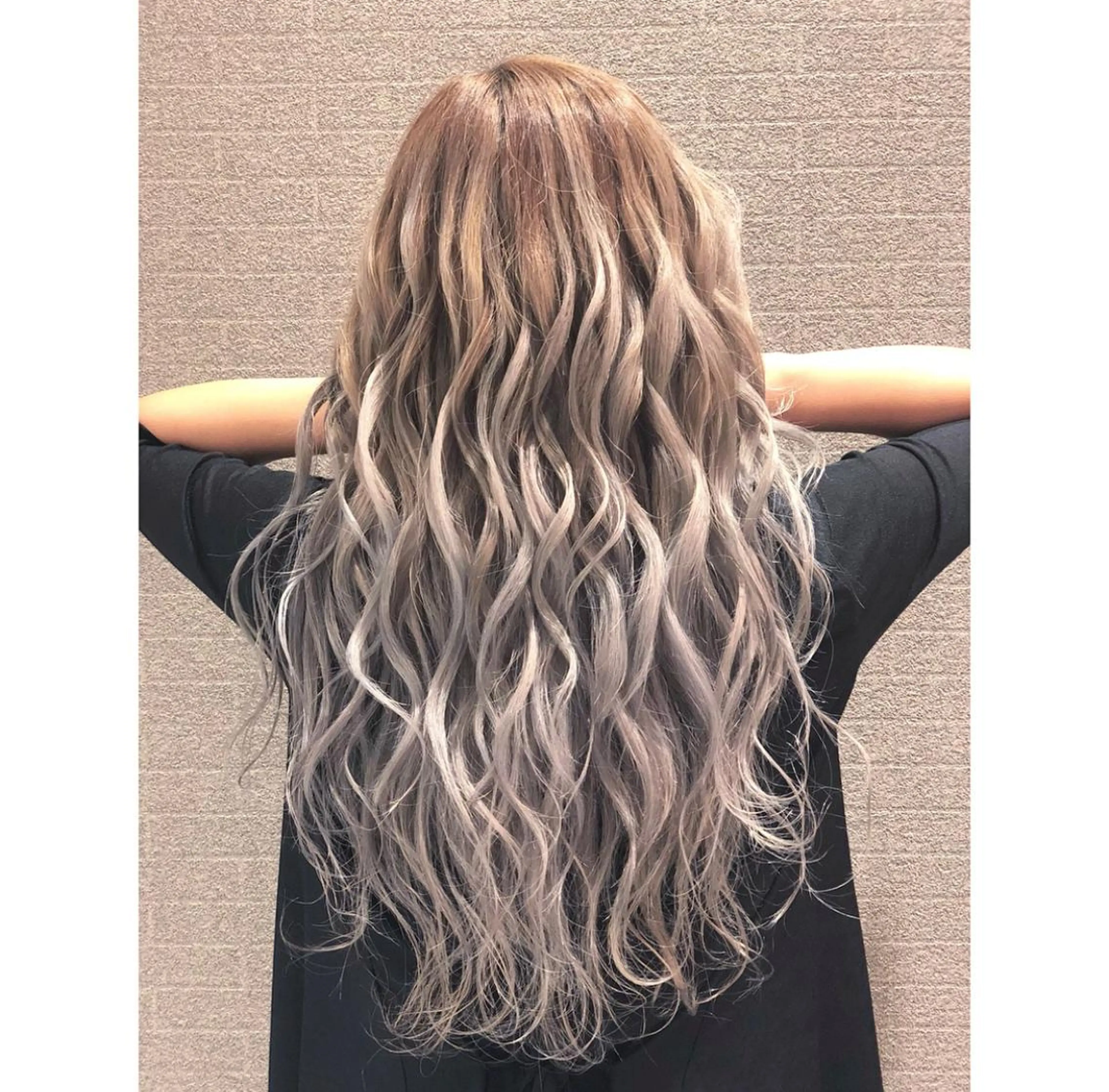 カラー ヘアアレンジ バレイヤージュ デザインカラー グラデーションカラー ハイライトカラー ハイトーンカラー アンドウ ユウ/ レイヤーカット/韓国のヘアスタイル