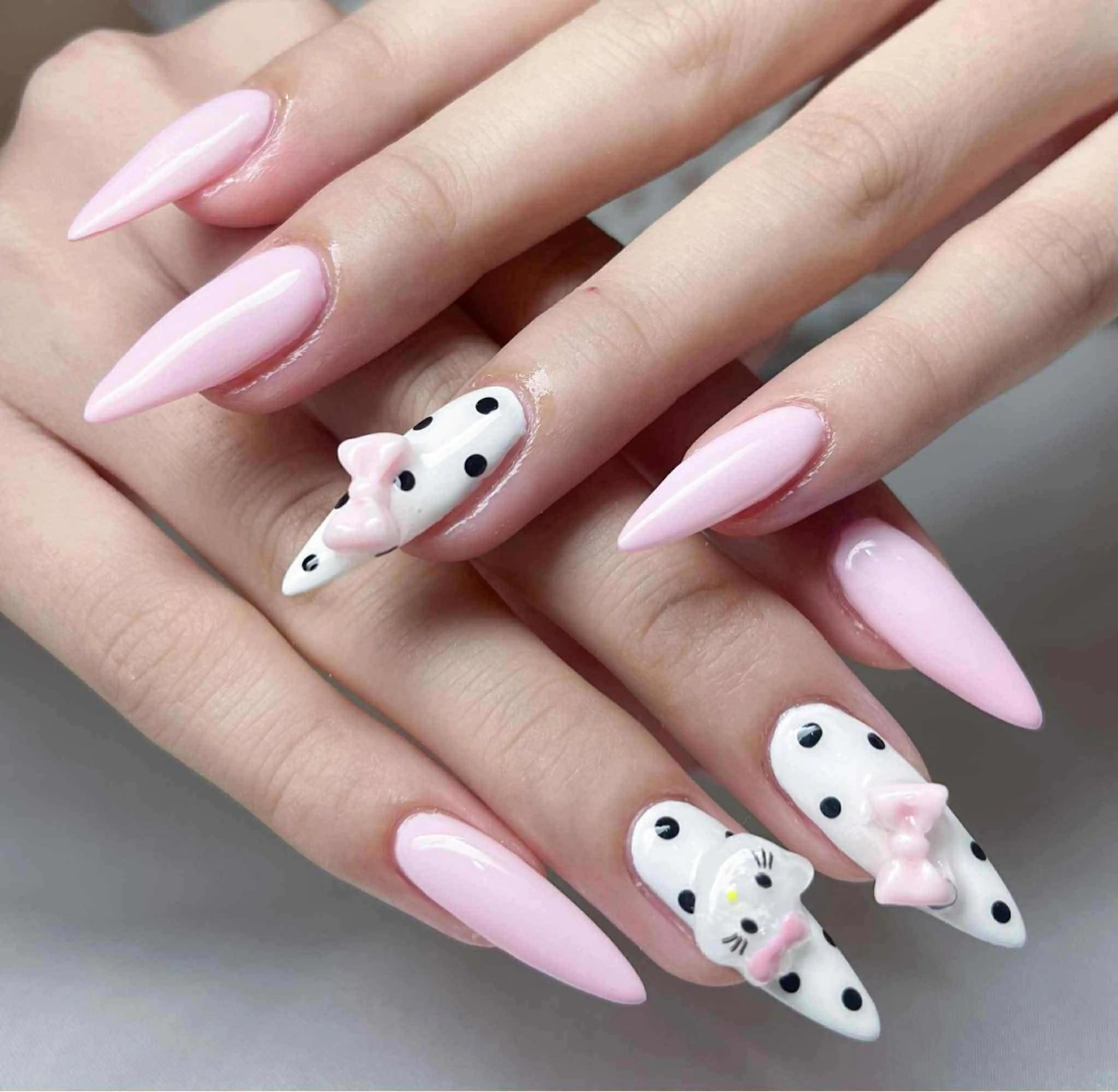 ネイル 長さ出し ワンカラーネイル ネイルチップ sora ❄️のネイルデザイン