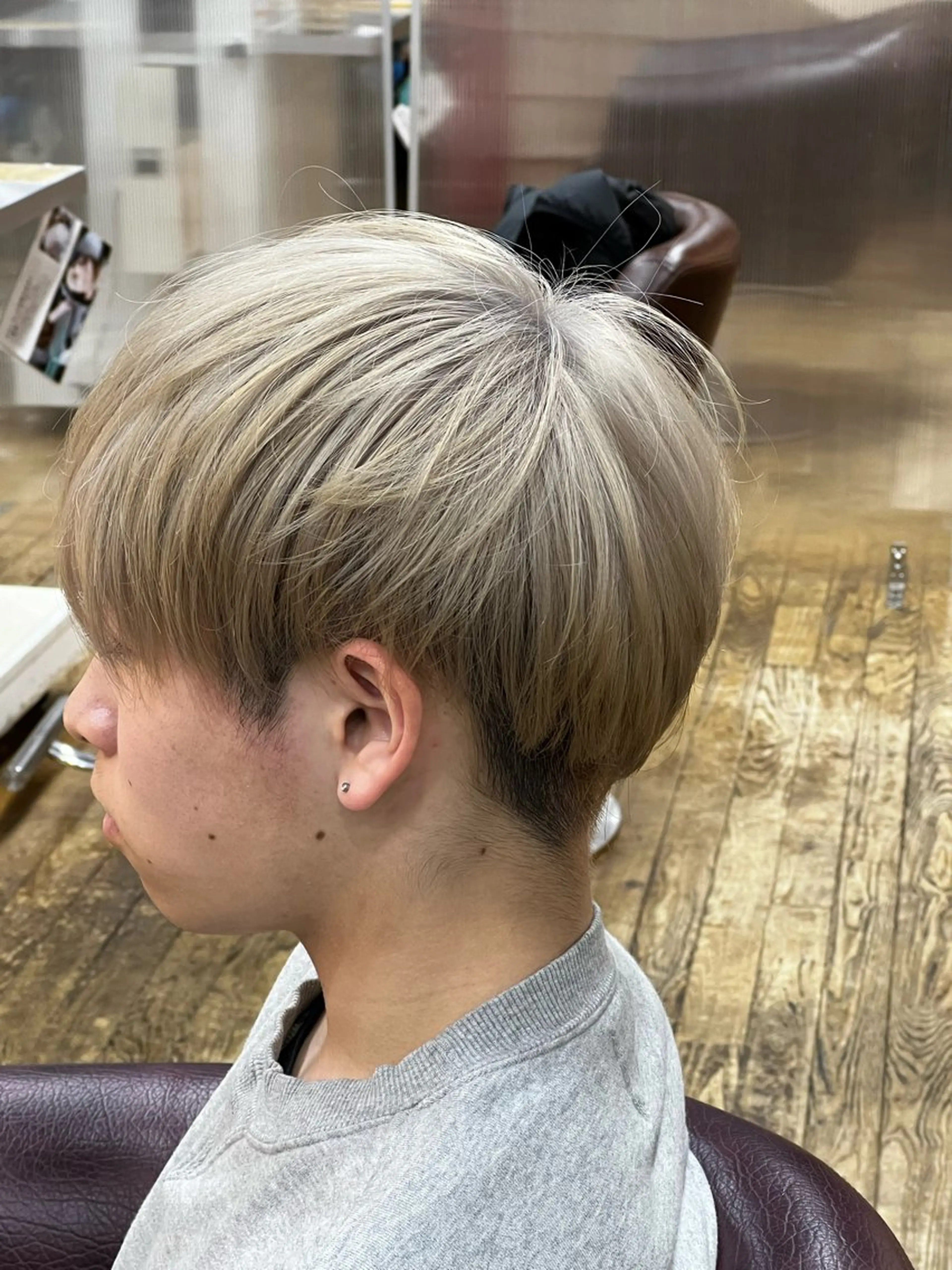 ショート カラー メンズ メンズブリーチ ブリーチ ダブルカラー カット ヘアカラー 美容室レーブ所属・石脇 陵貴のヘアスタイル