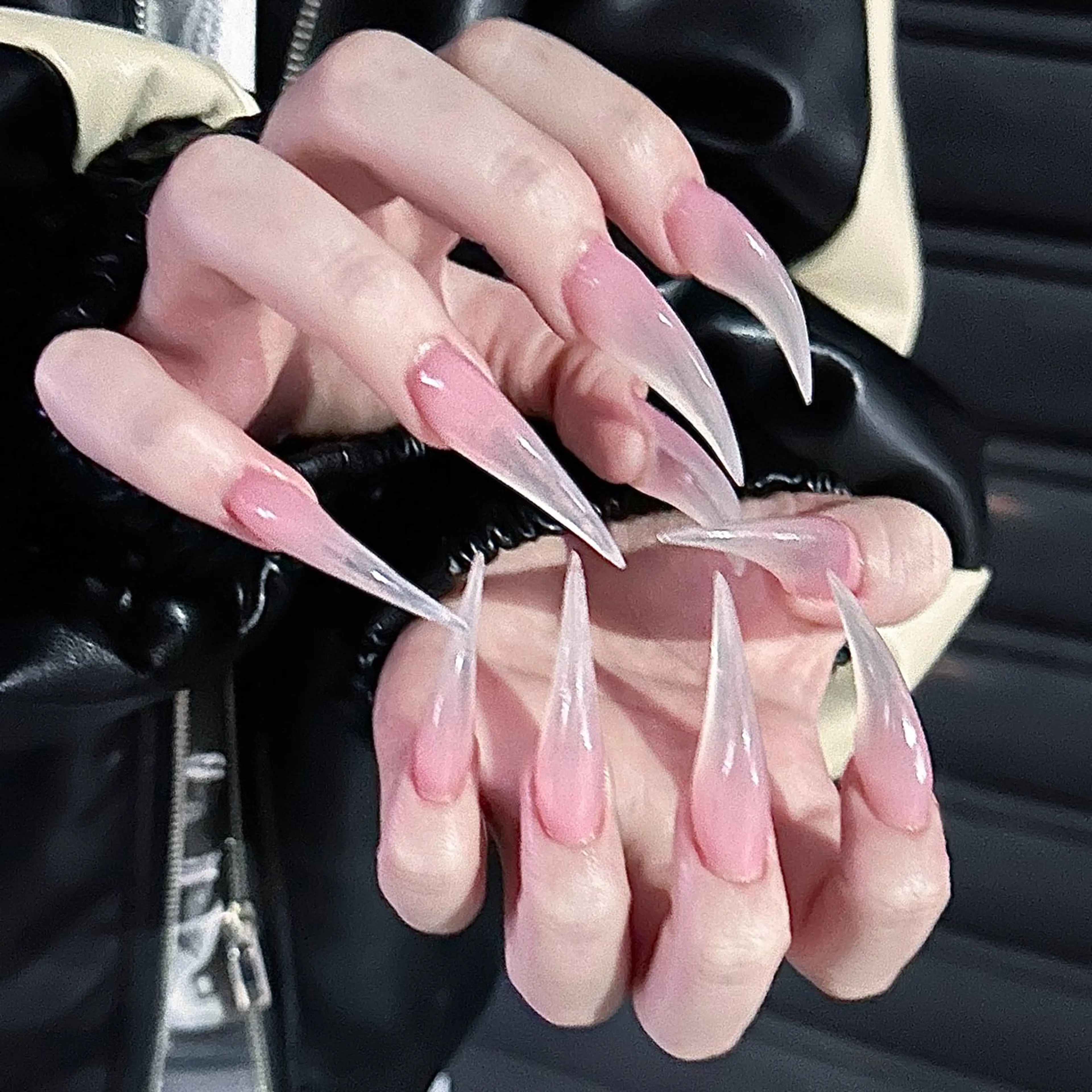 ネイル AIKO🐈‍⬛⭐︎ 大阪/y2k/個性派のネイルデザイン