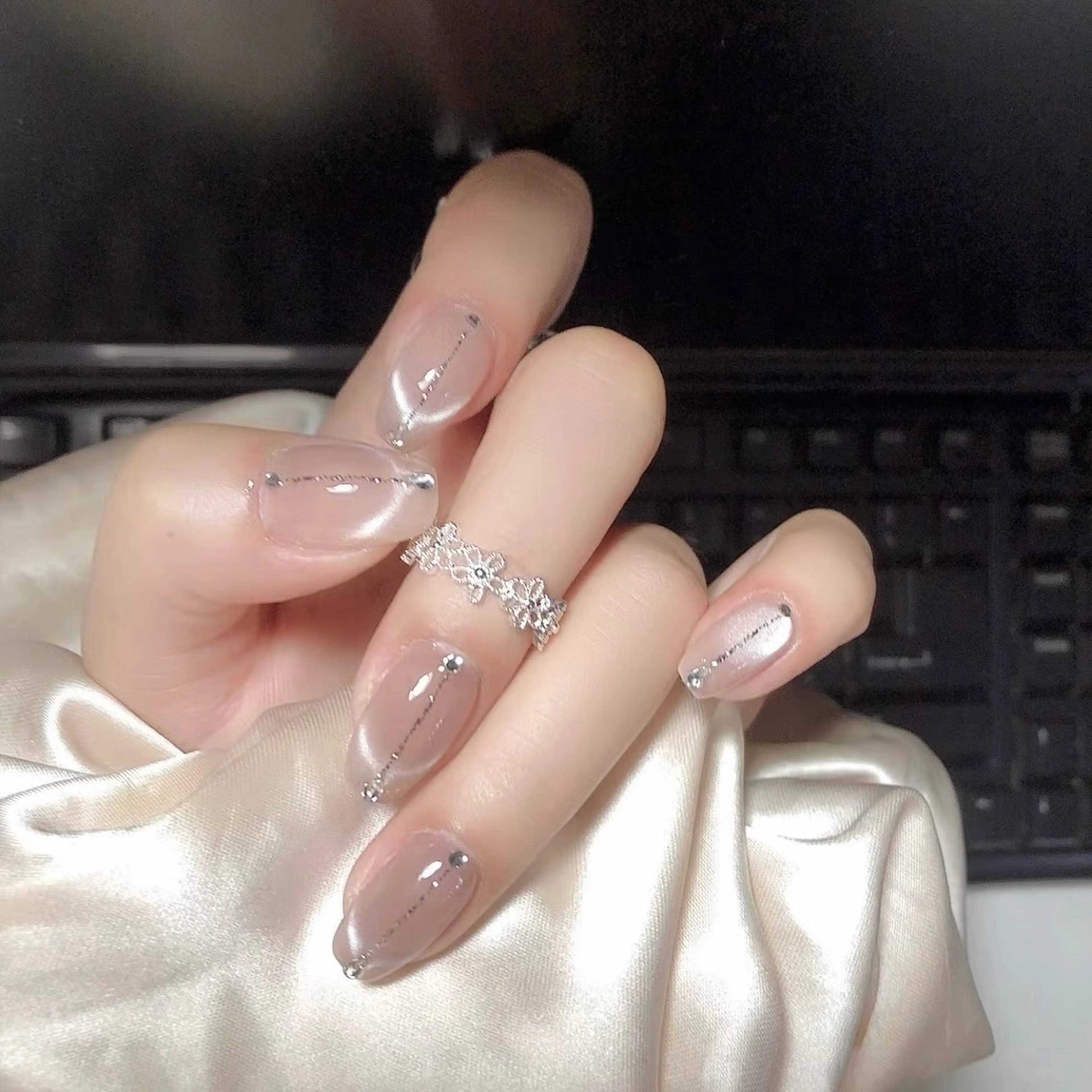 ネイル フレンチネイル マグネットネイル マグネットフレンチ 持ち込み U.MI Nail Salonのネイルデザイン