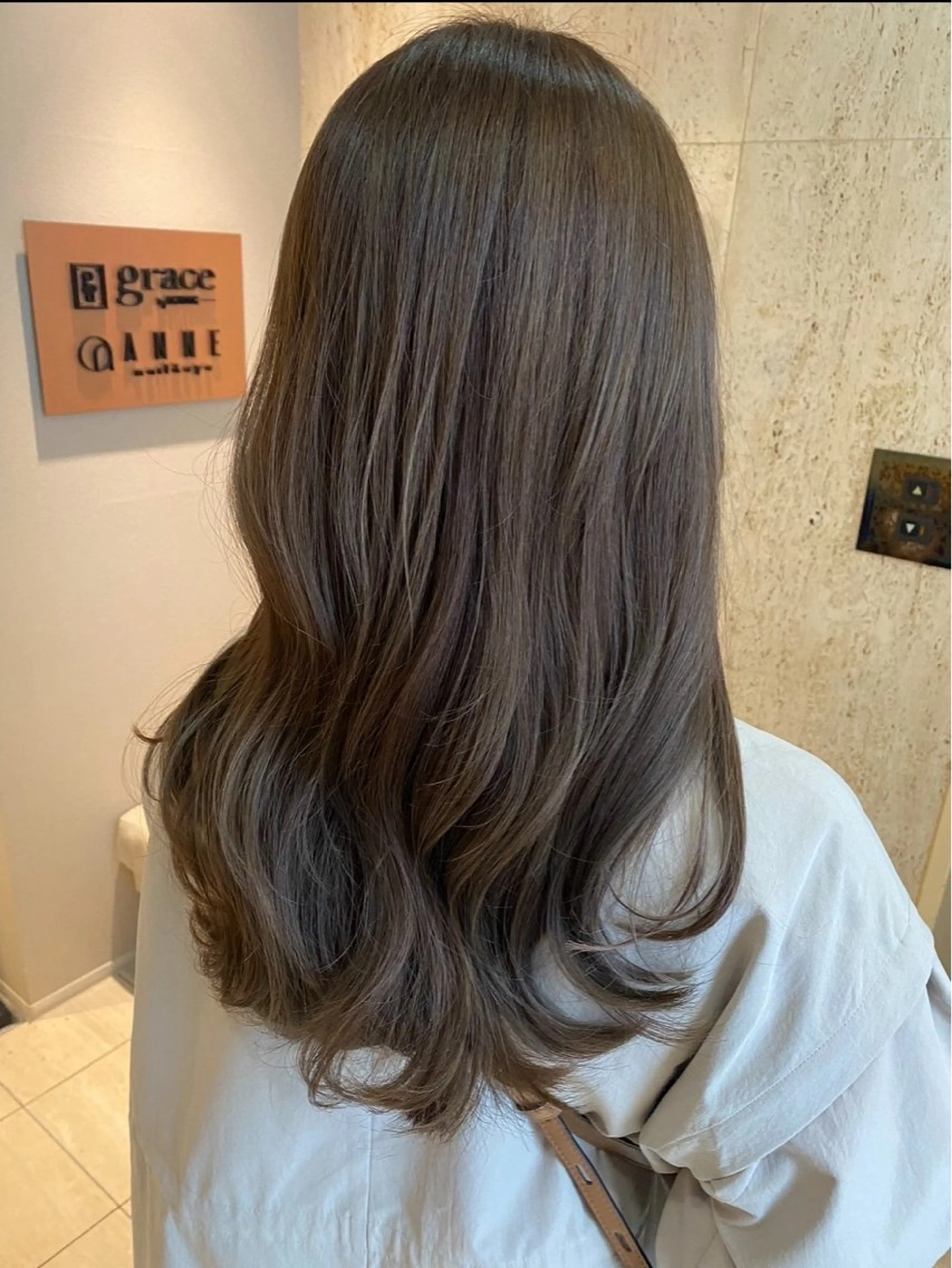 カラー ヘアカラー grace by afloat梅田店所属・あかね 丸のヘアスタイル