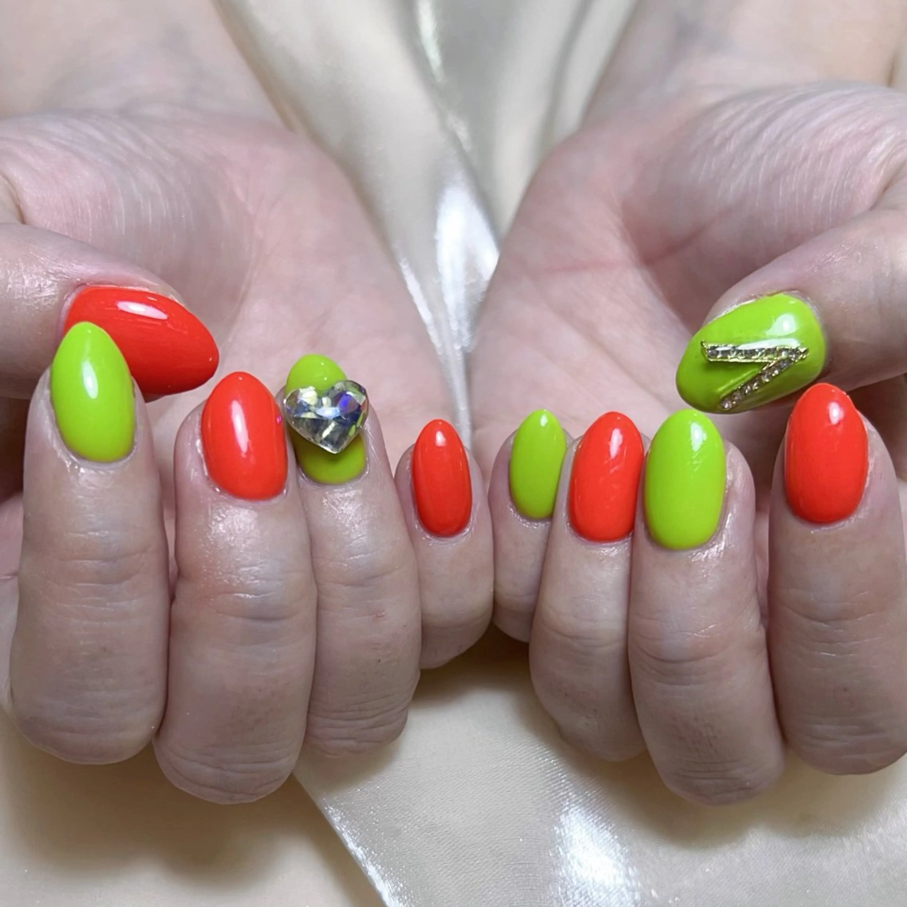 メンズ ネイル メンズ韓国風 アートネイル オーロラネイル ガーリー キラキラネイル Nail salon 木にいるのネイルデザイン