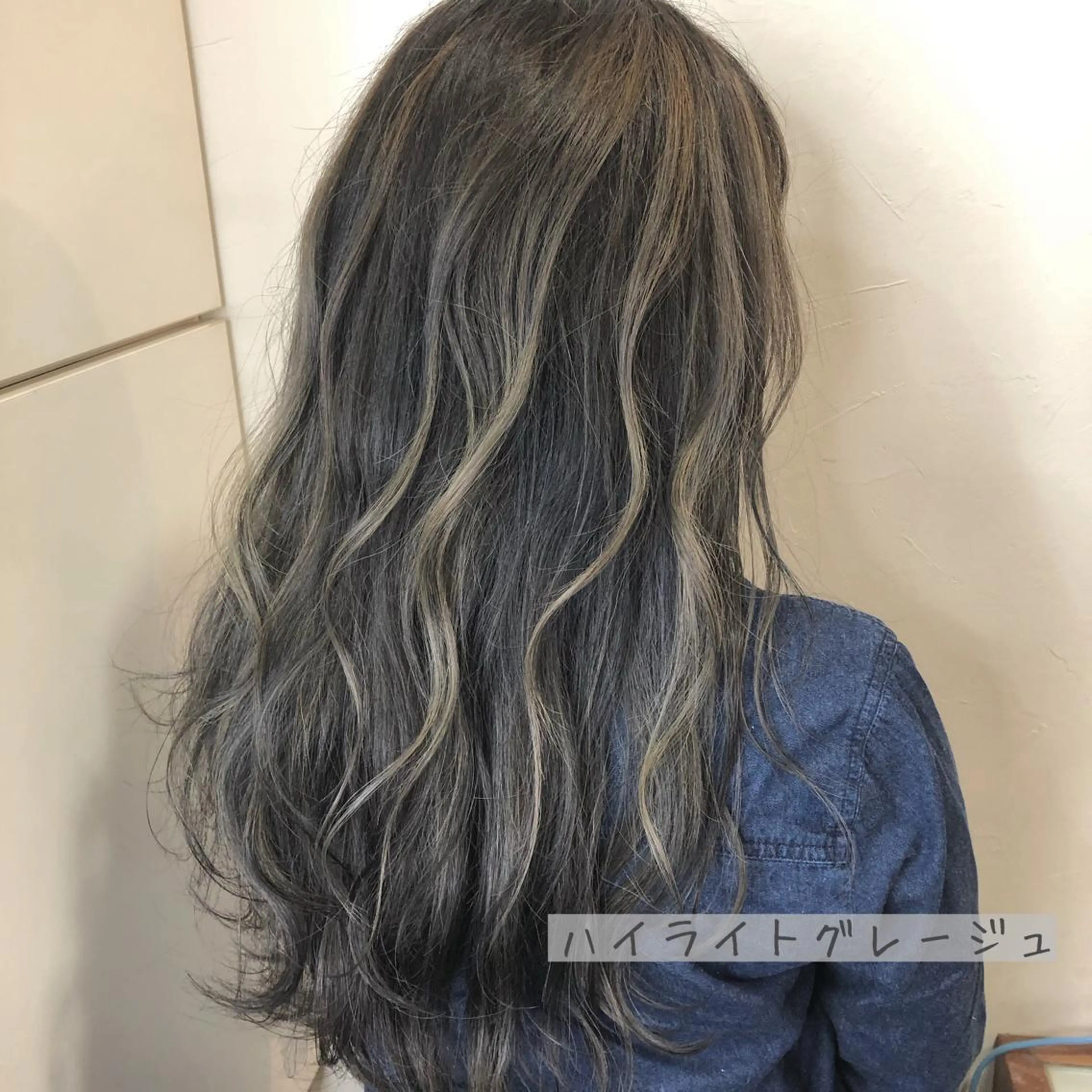 セミロング ハイライト しゅうさん🍝 麻田秀太郎のヘアスタイル