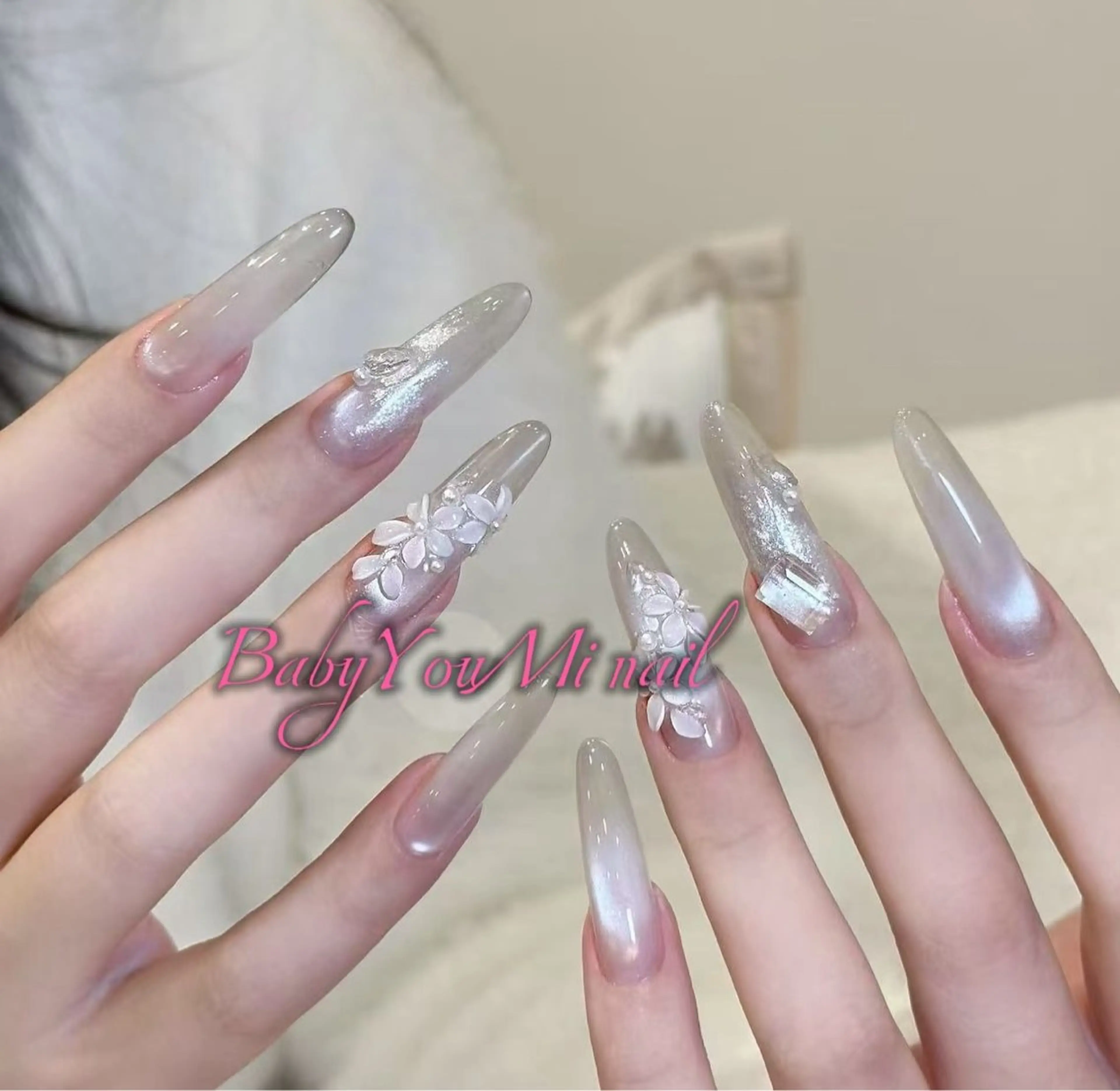 ネイル オーロラネイル フラワーネイル フットネイル フレンチネイル ジェルネイル ハンドネイル BabyYouMi nailのネイルデザイン