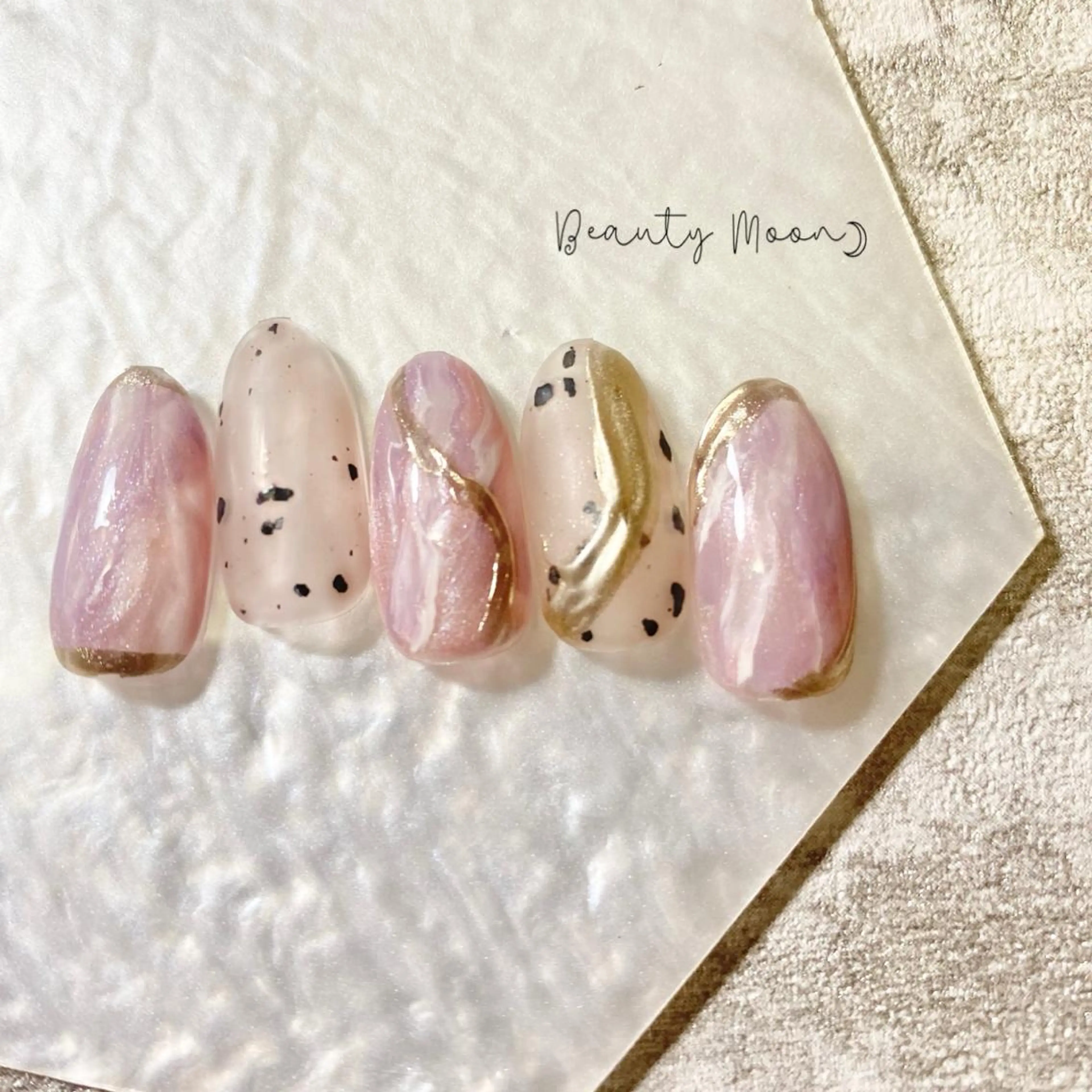 ネイル アートネイル ハート ミラーネイル ニュアンスネイル beauty ☪︎moonのネイルデザイン