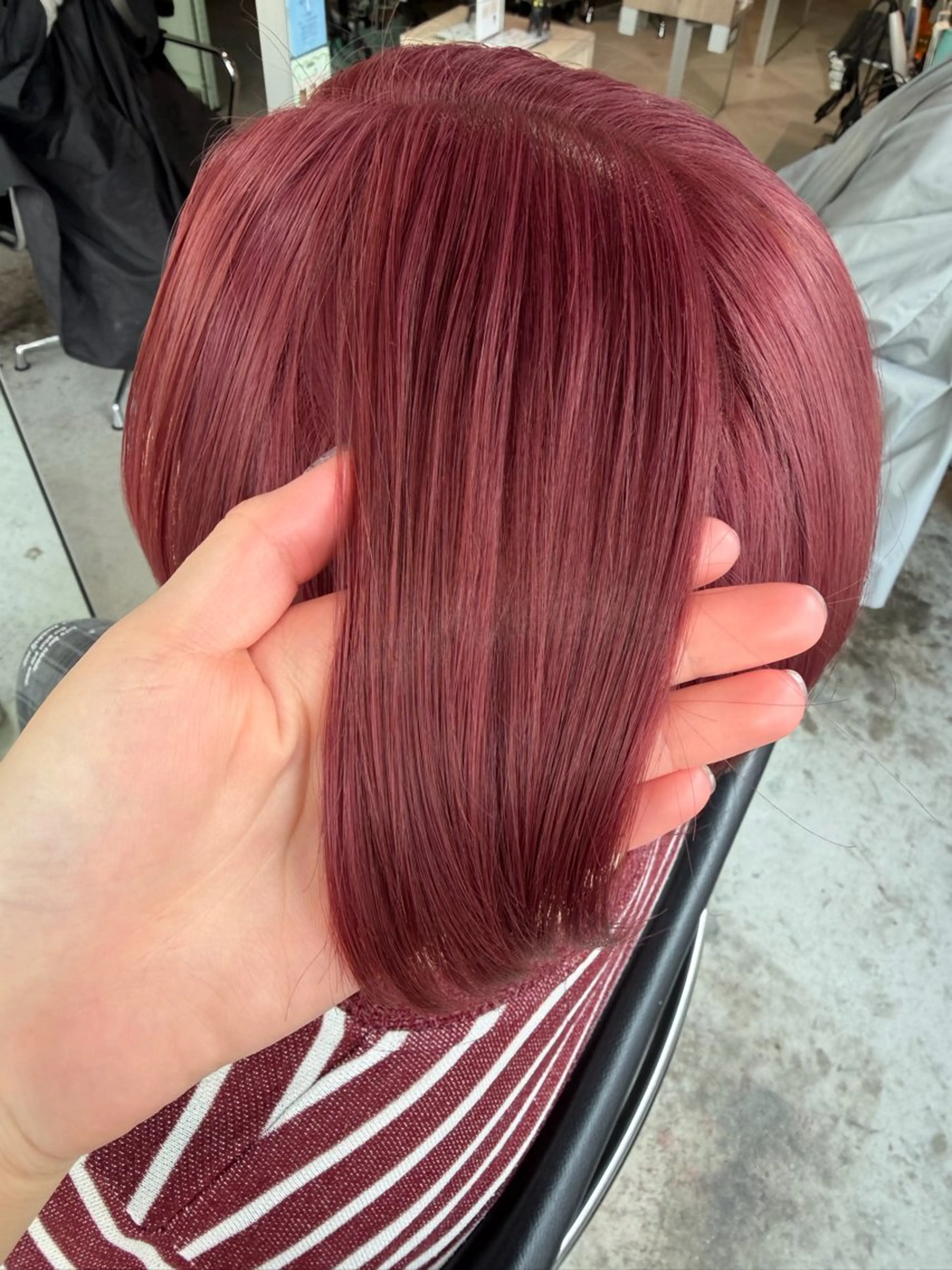 ショート カラー 佐藤 紗奈のヘアスタイル