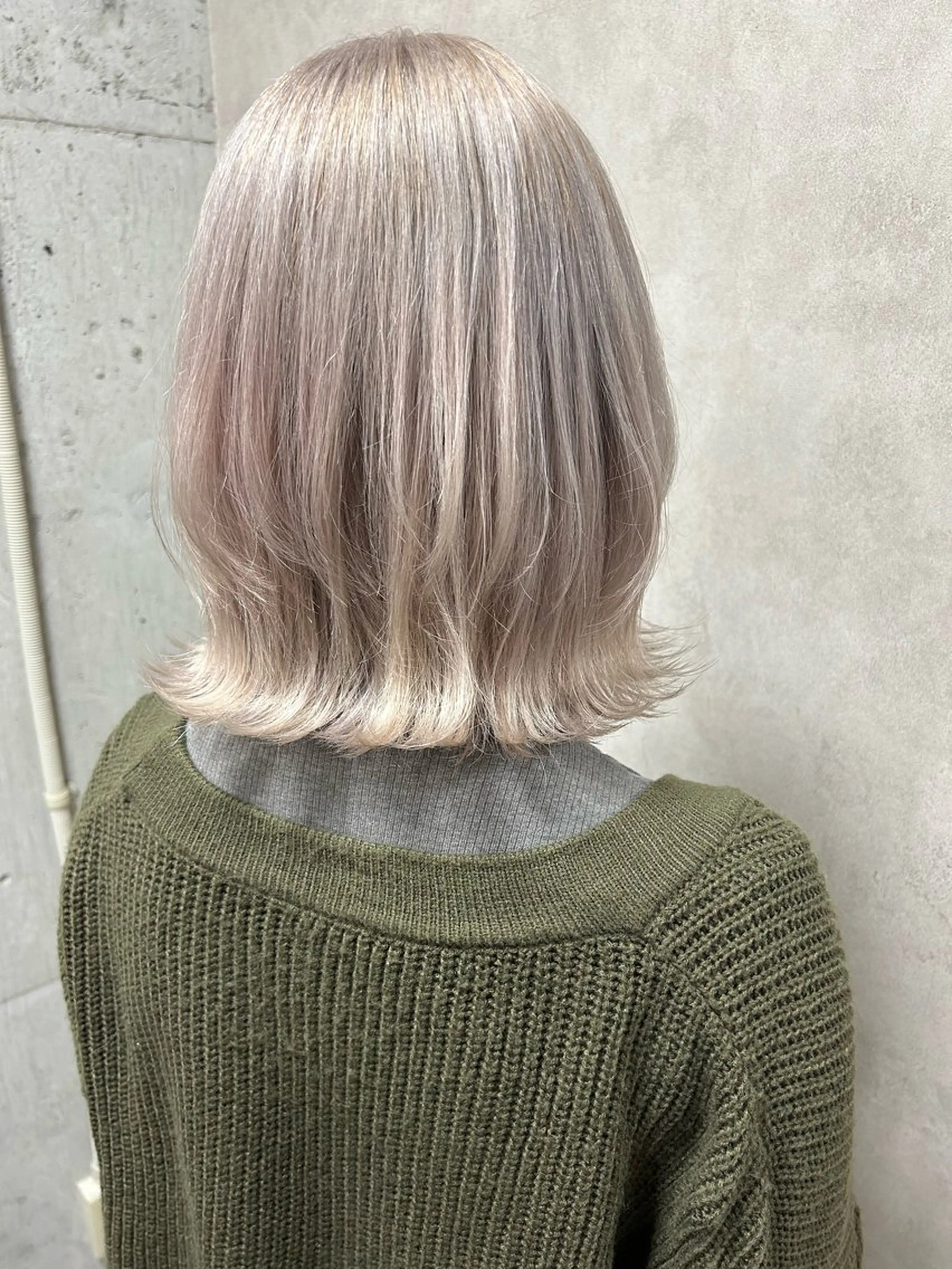 ミディアム カラー ブリーチ ブロンド ホワイトブロンド ヘアカラー トリートメント LUNON/田河優花 /デザインカラーのヘアスタイル