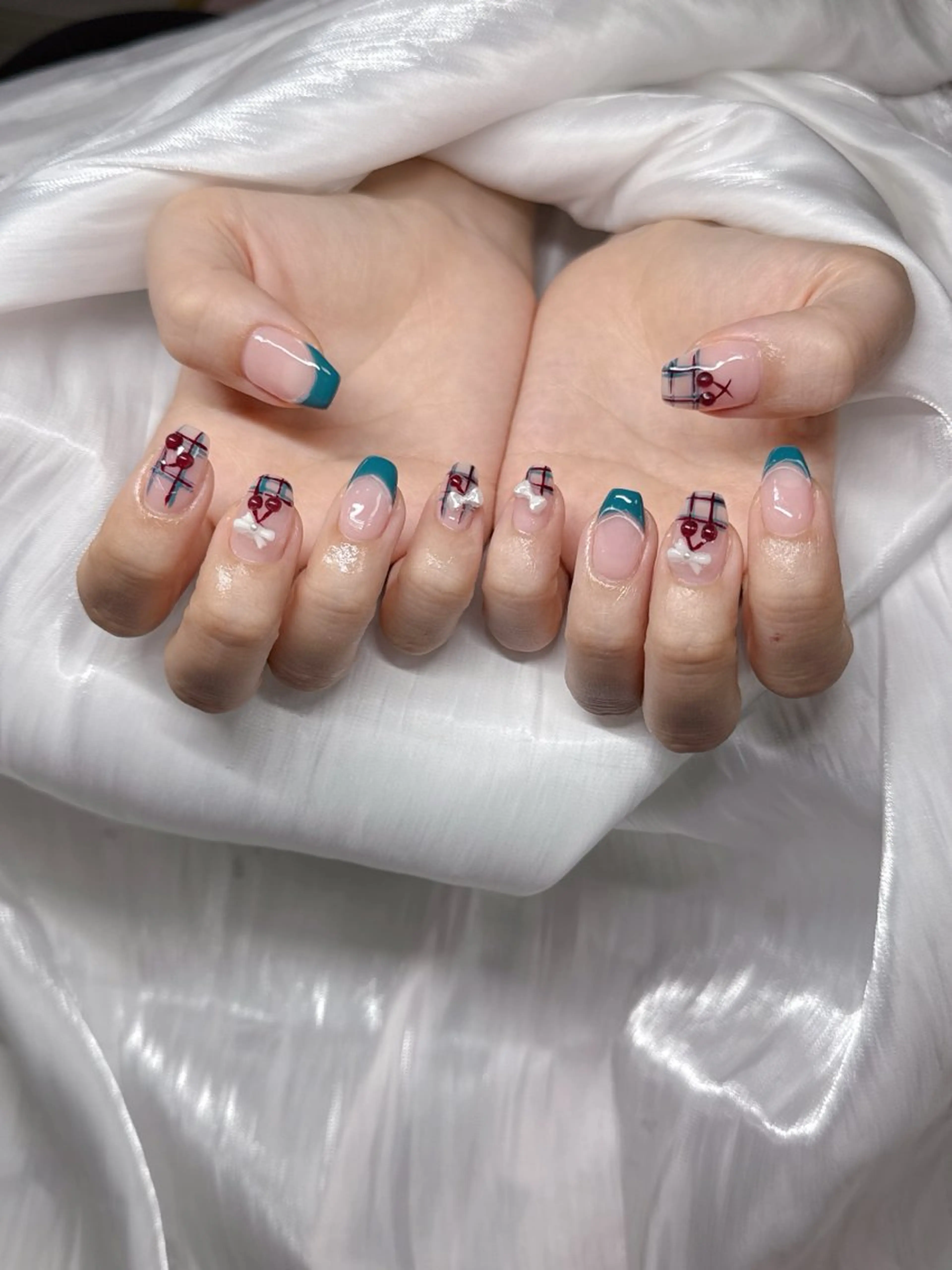 ネイル オーロラネイル チークネイル 長さ出し フットネイル フレンチネイル ハンドネイル Lee Ainのネイルデザイン