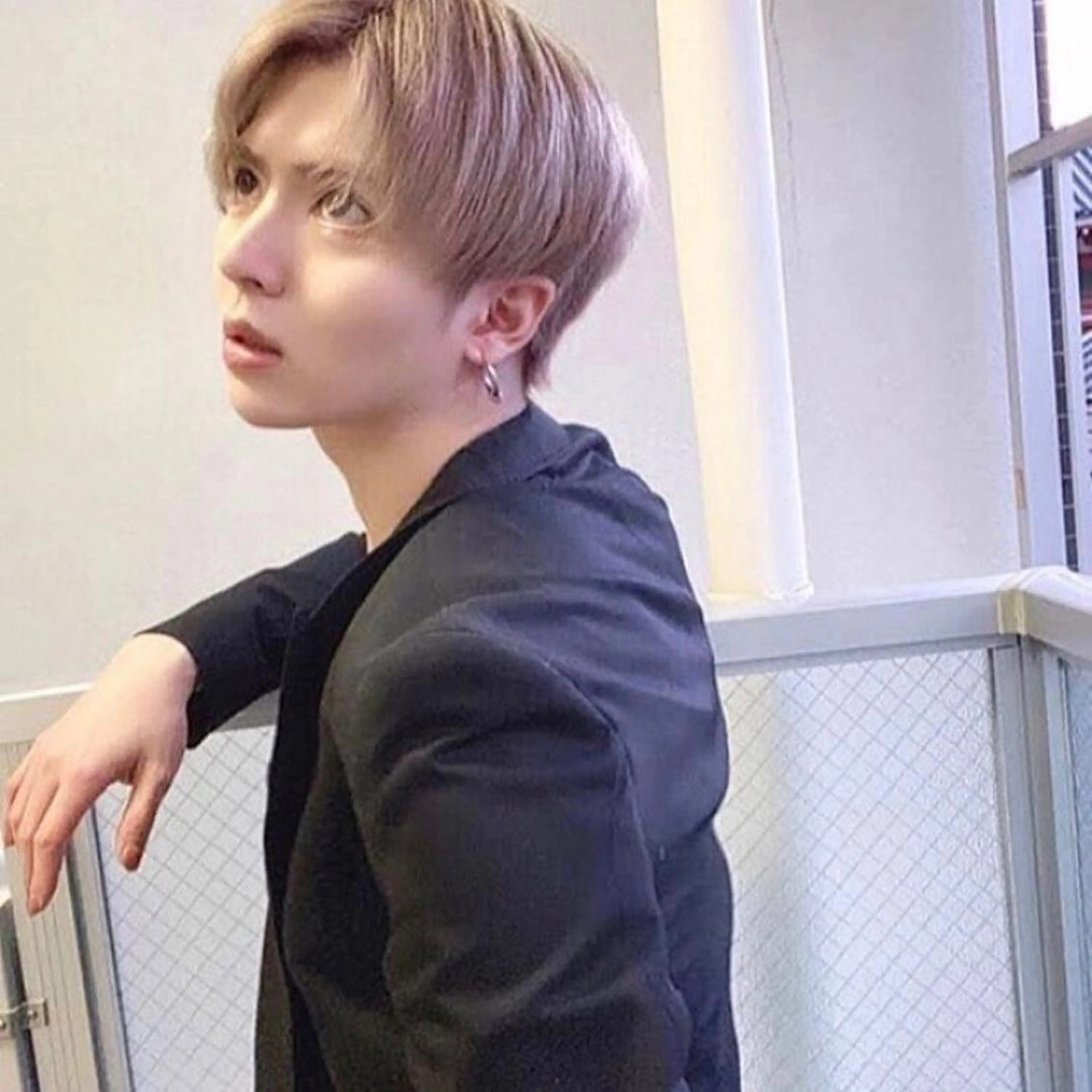 ショート カラー メンズ ヘアカラー シールエクステ特化 ハイトーン、NANAのヘアスタイル