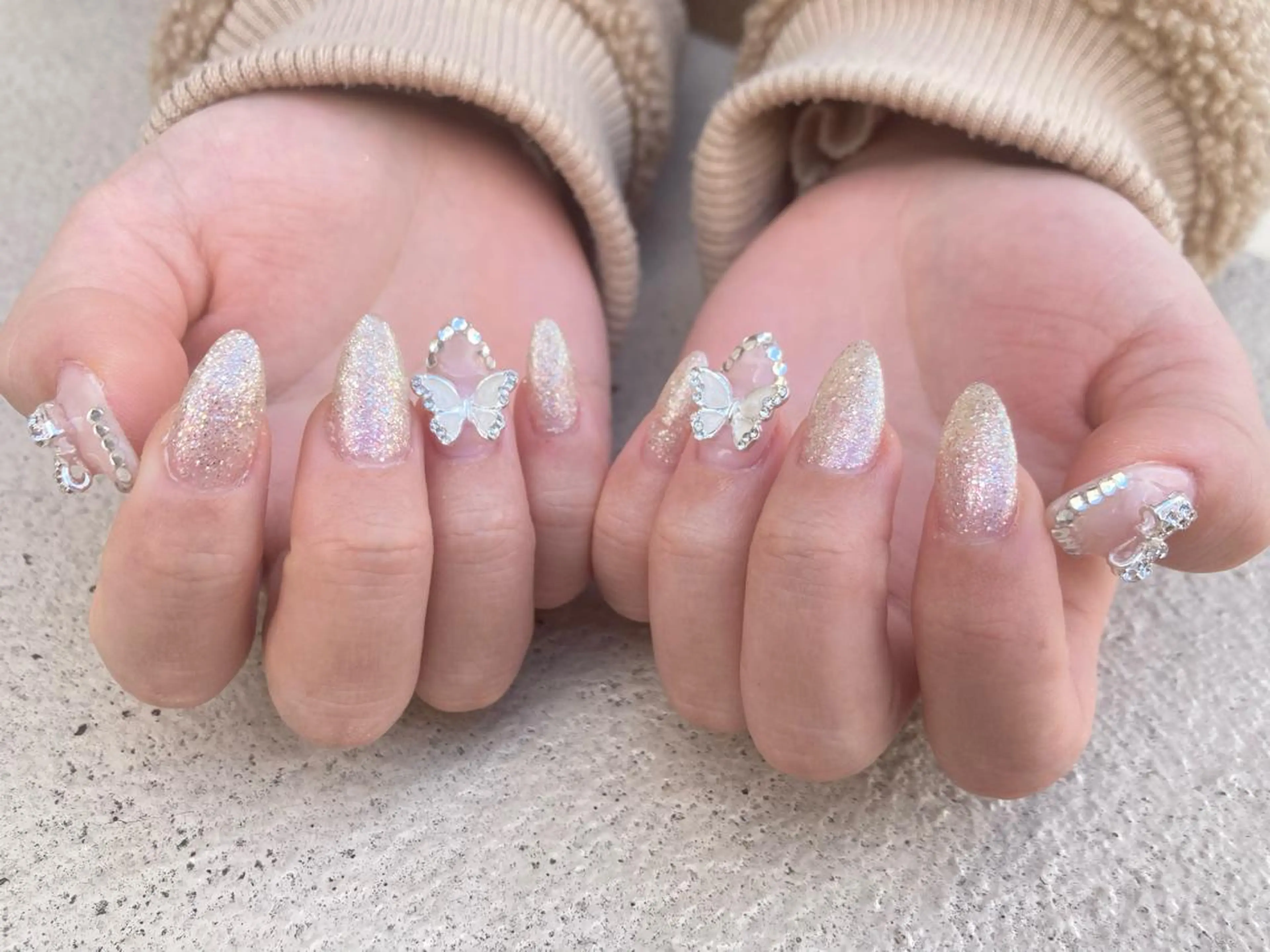 ミディアム ネイル ハンドネイル フットネイル ✴︎ Delightのネイルデザイン