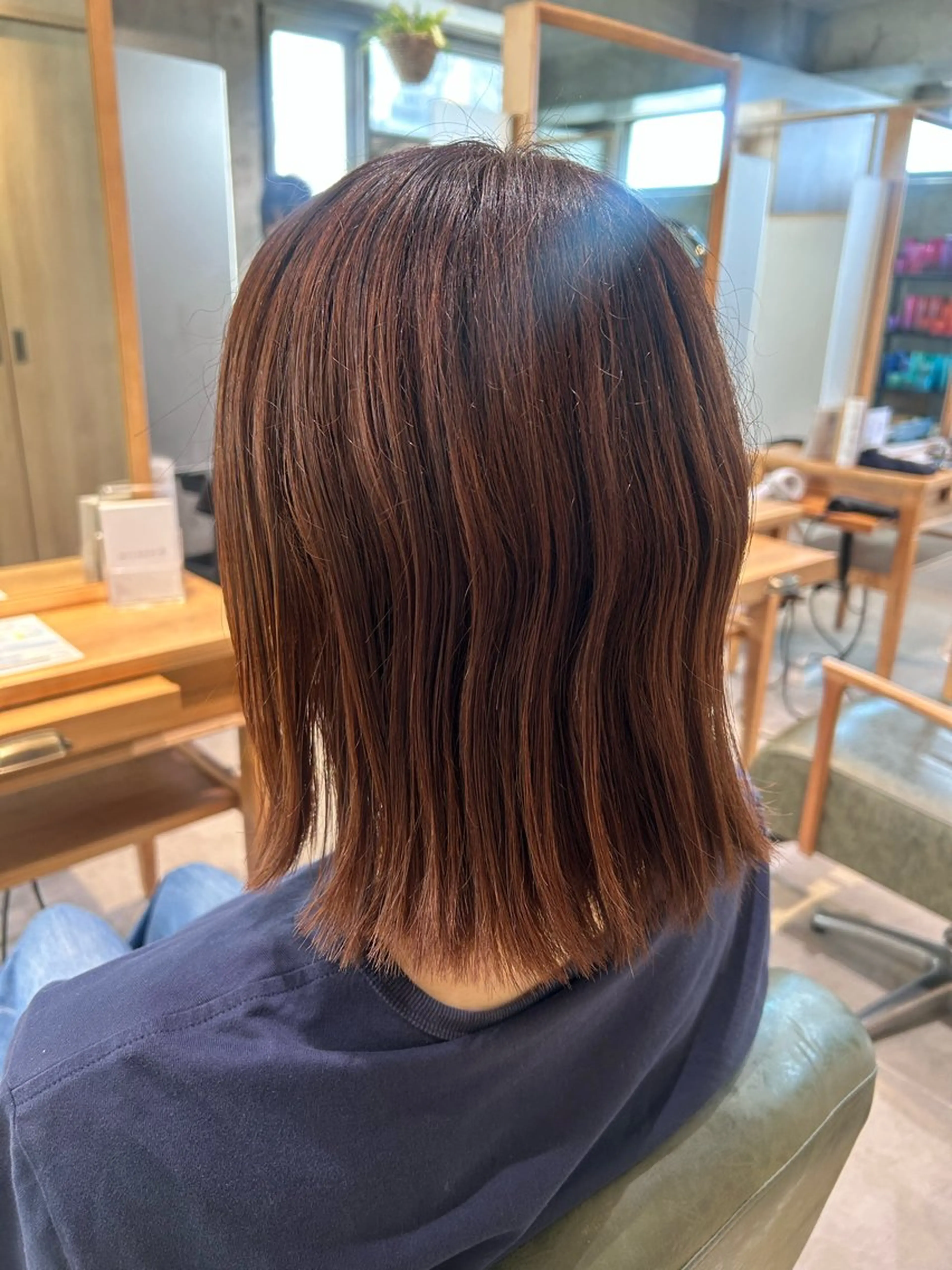 ミディアム 縮毛矯正 𝐚𝐨𝐢🩰/ 酸性ストレートのヘアスタイル