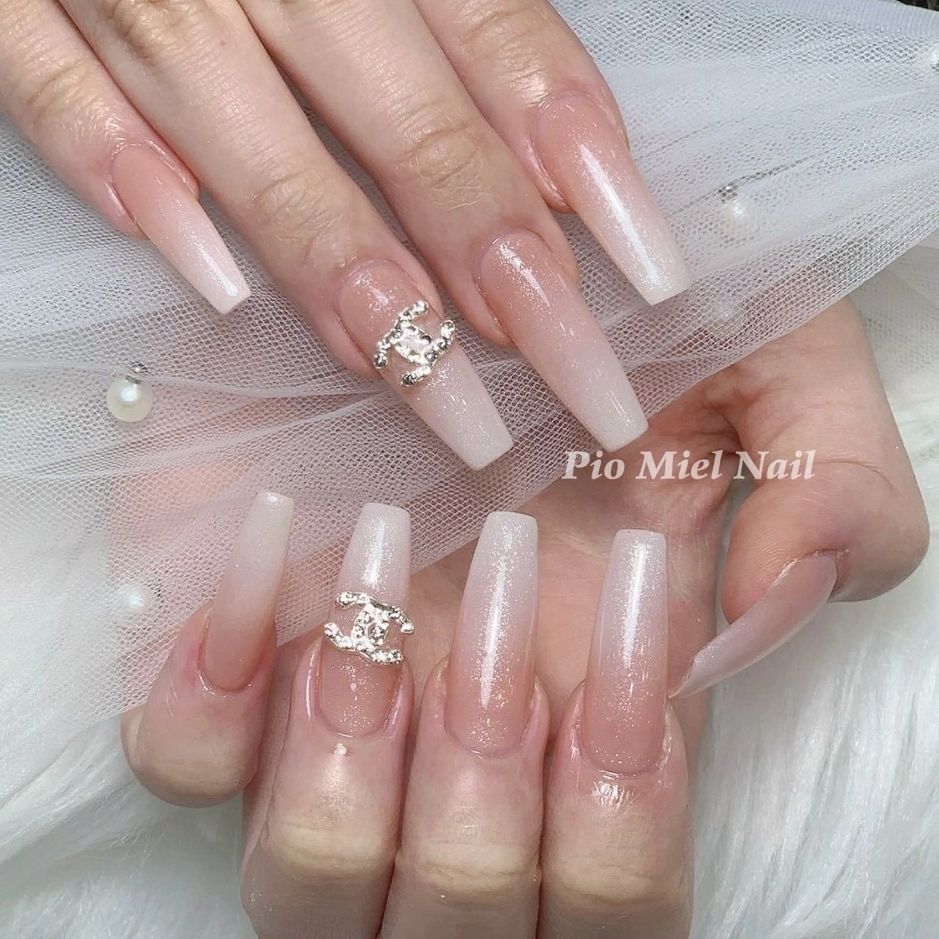 ネイル フレンチネイル グラデーション 韓国ネイル マグネットネイル ニュアンスネイル ハンドネイル HANA 長さだしのネイルデザイン