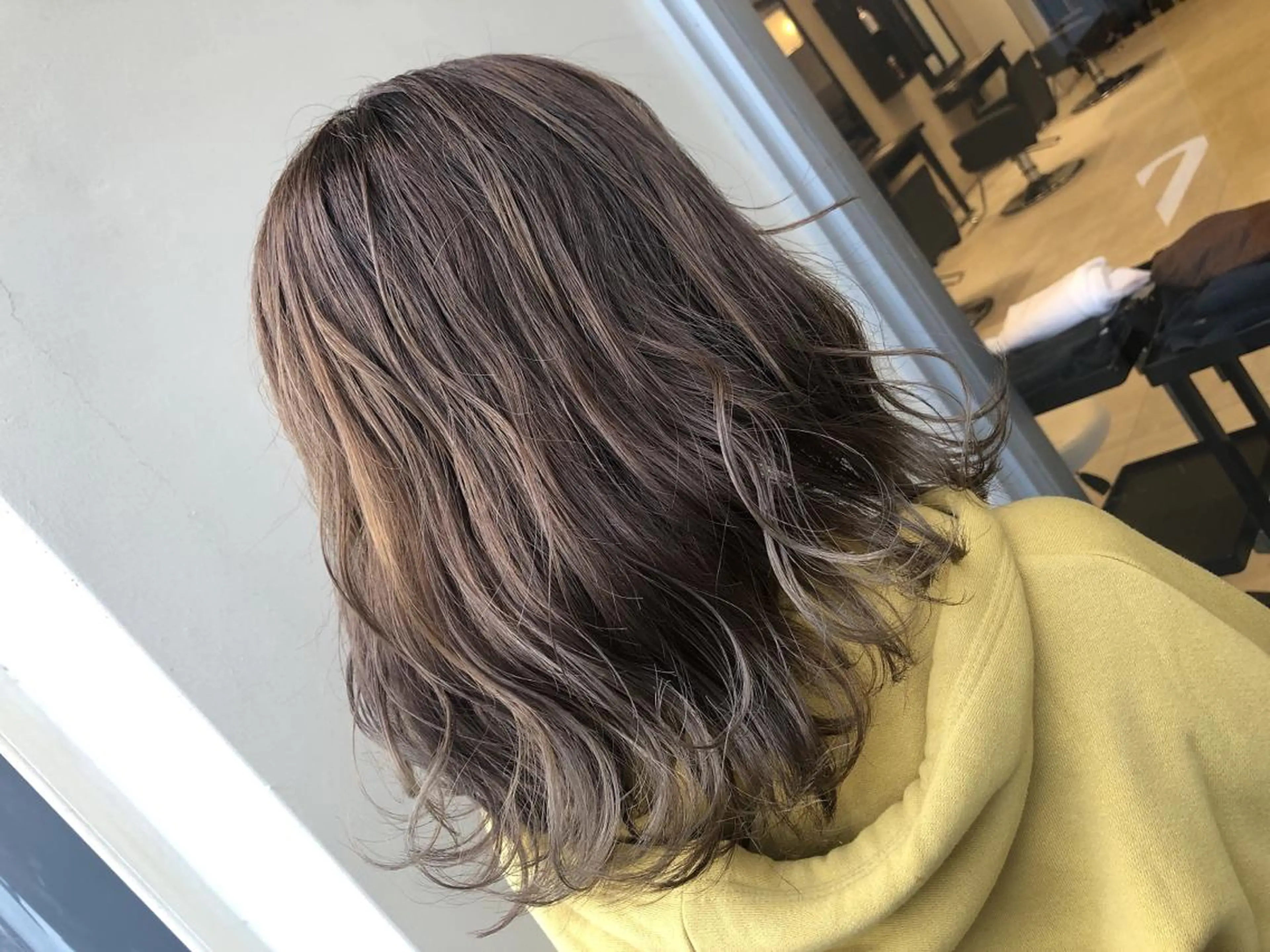 ミディアム 櫻井 麻彩のヘアスタイル