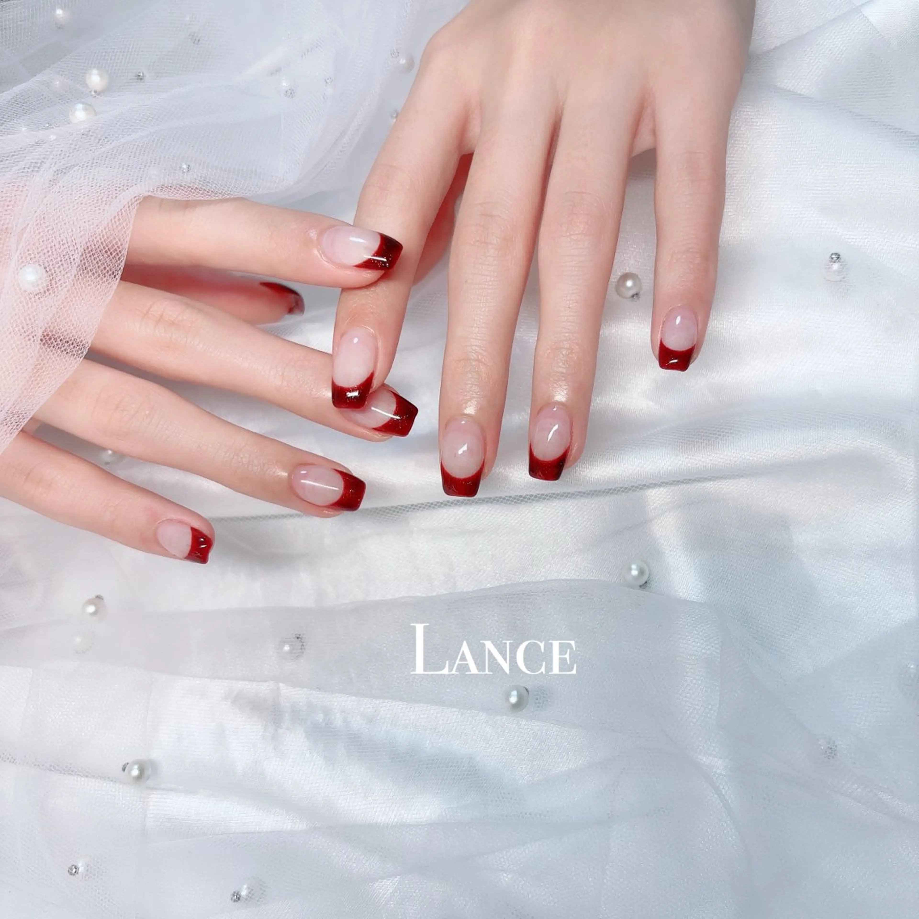 ネイル オーロラネイル キラキラネイル 韓国ネイル ワンホンネイル 冬ネイル ハンドネイル Lance nailのネイルデザイン