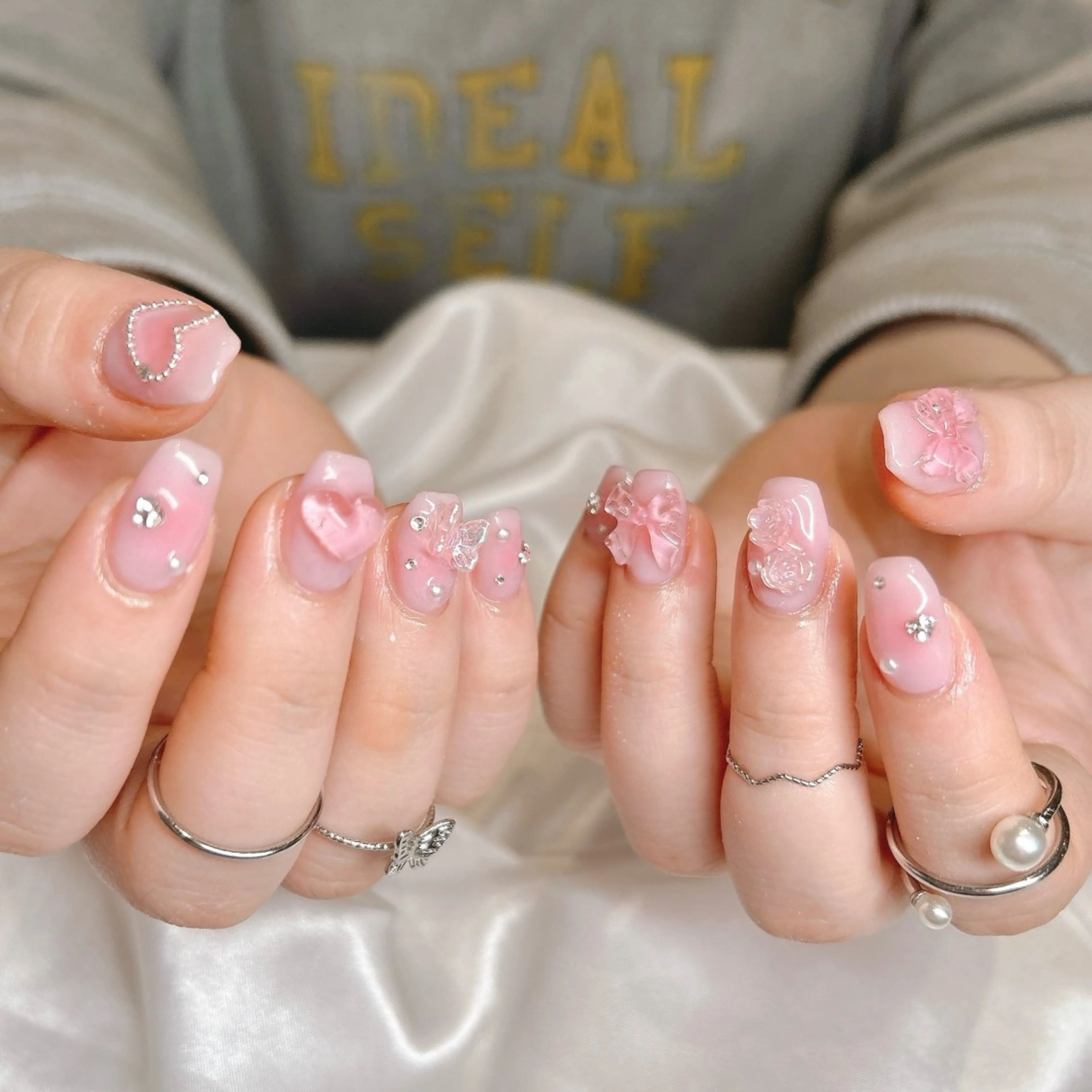 ネイル チークネイル ハンドネイル junna のぞいてねのネイルデザイン