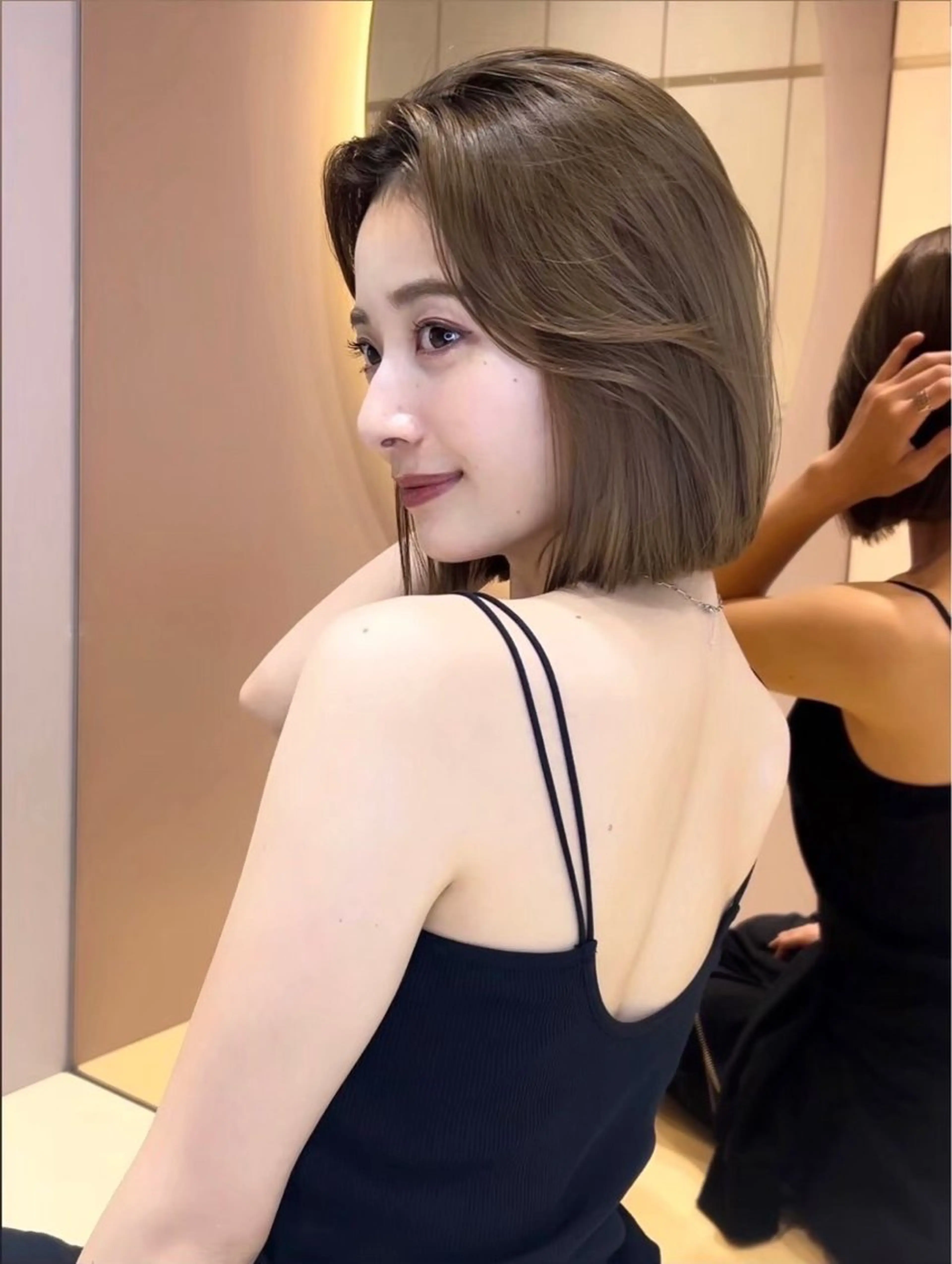 ミディアム カラー カット ロンド プロフィール浦和のヘアスタイル