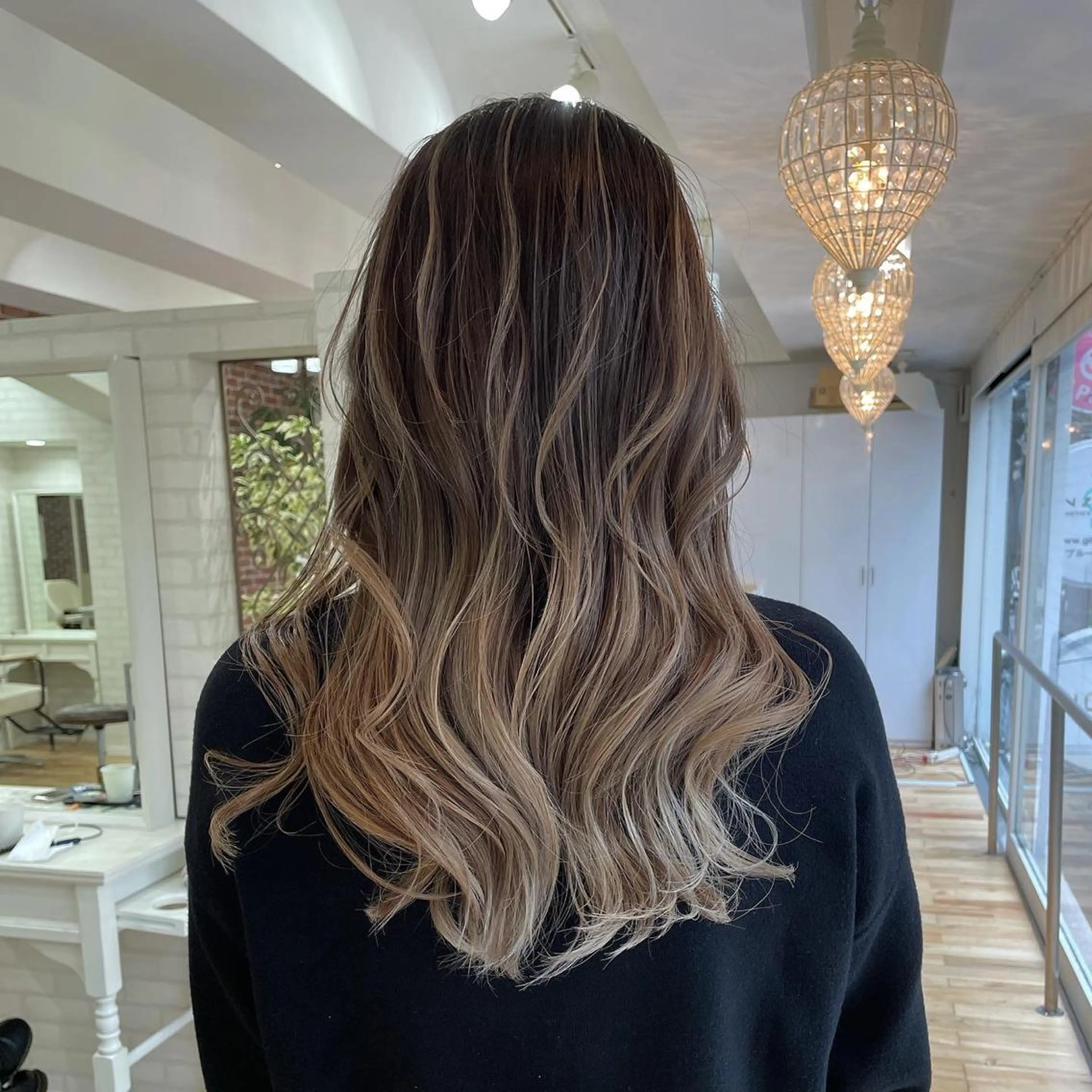 セミロング カラー バレイヤージュ レイヤーカット ヘアカラー トリートメント Tao所属・藤川 大智のヘアスタイル