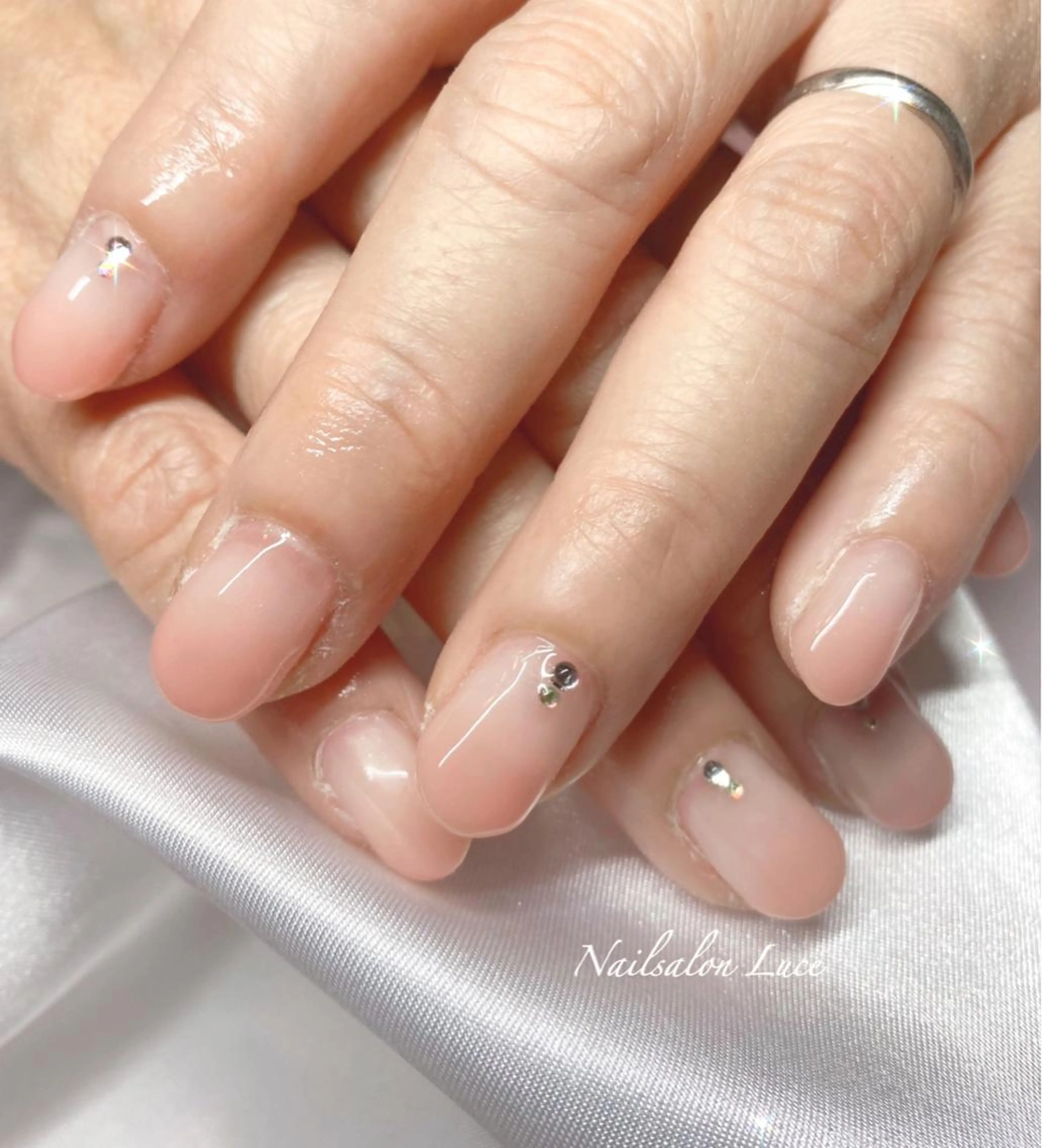 ネイル ジェルネイル グラデーション ワンカラーネイル ネイル& 脱毛サロン　Lのマツエク・マツパデザイン