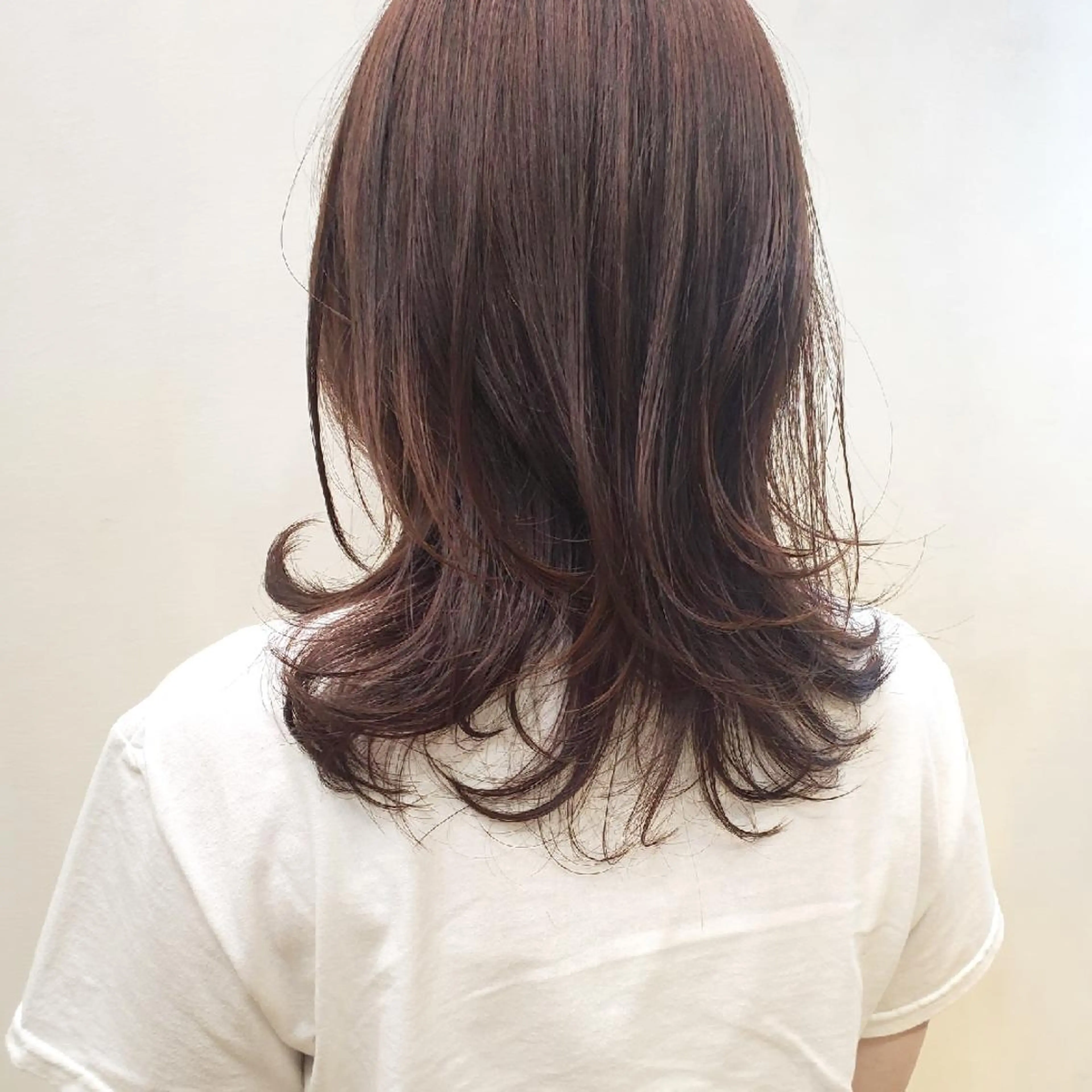 ミディアム カラー くびれヘア レイヤーカット 韓国レイヤー　 suzuのヘアスタイル