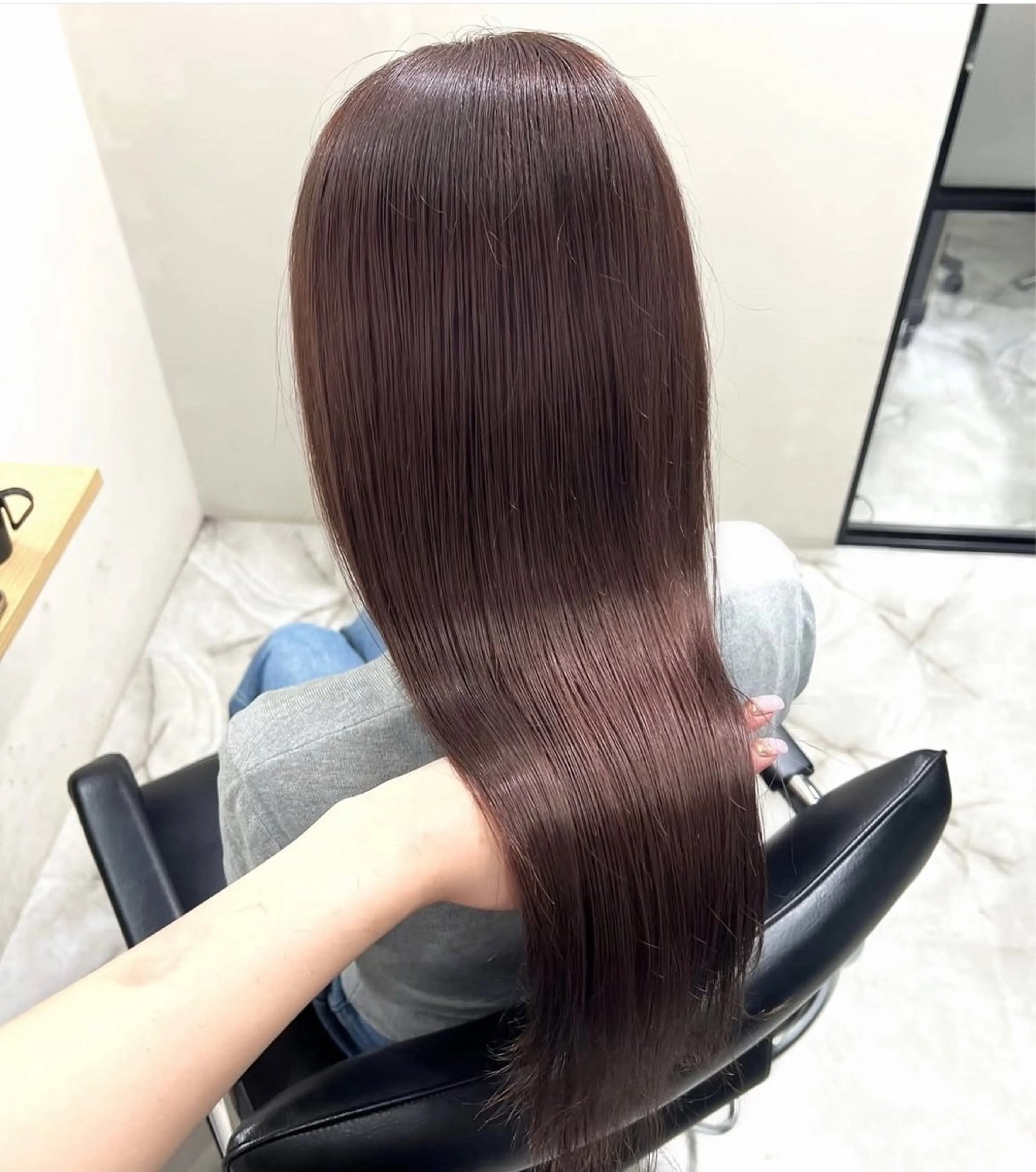 セミロング カラー ブラウンカラー 透明感カラー ピンクカラー EMANON梅田店所属・前川 朋香のヘアスタイル