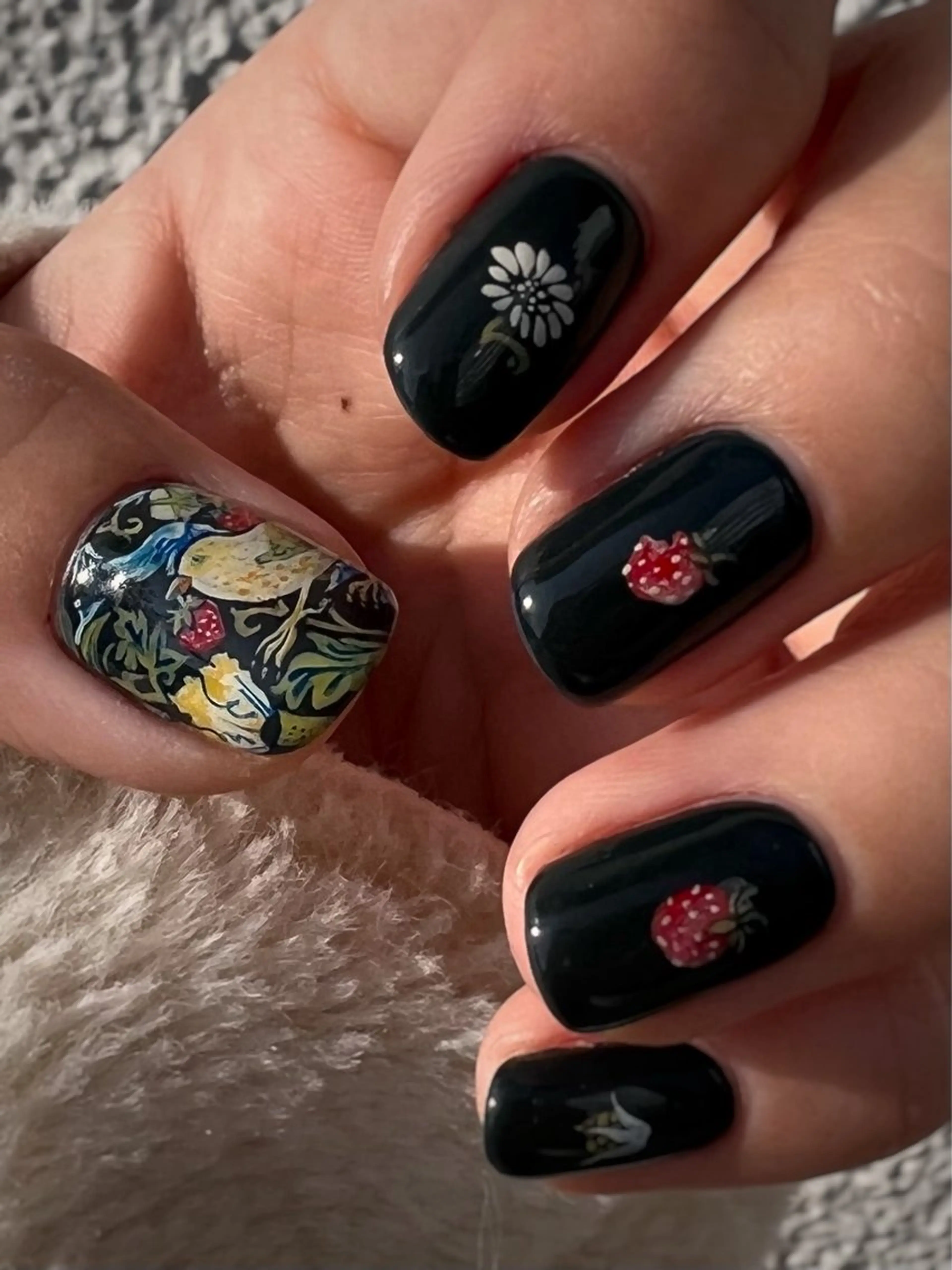 ネイル ハンドネイル FIORITURA Maikoのネイルデザイン