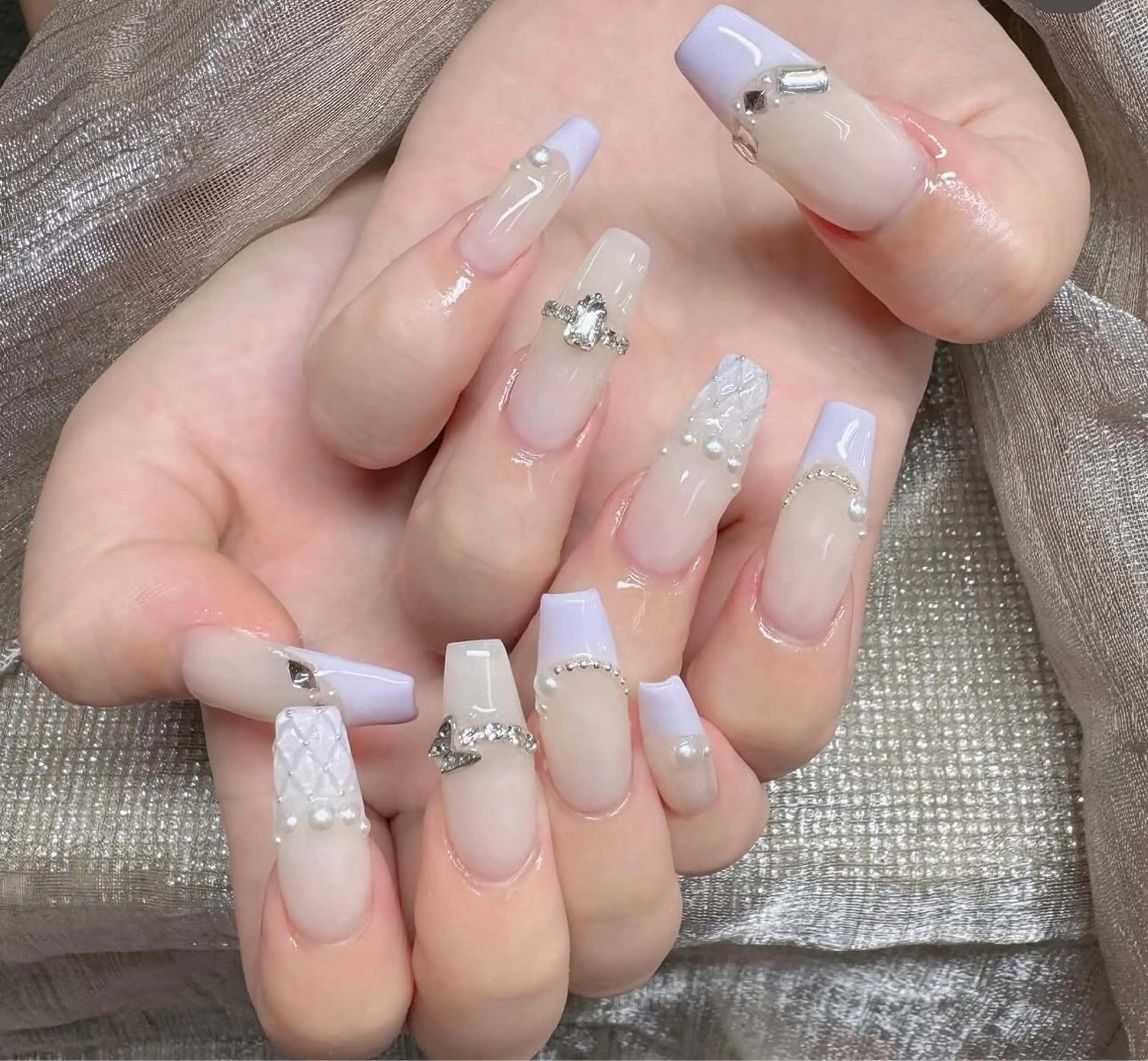 ネイル フレンチネイル ジェルネイル ハロウィン キラキラネイル 韓国ネイル H.baby Nail Salonのネイルデザイン