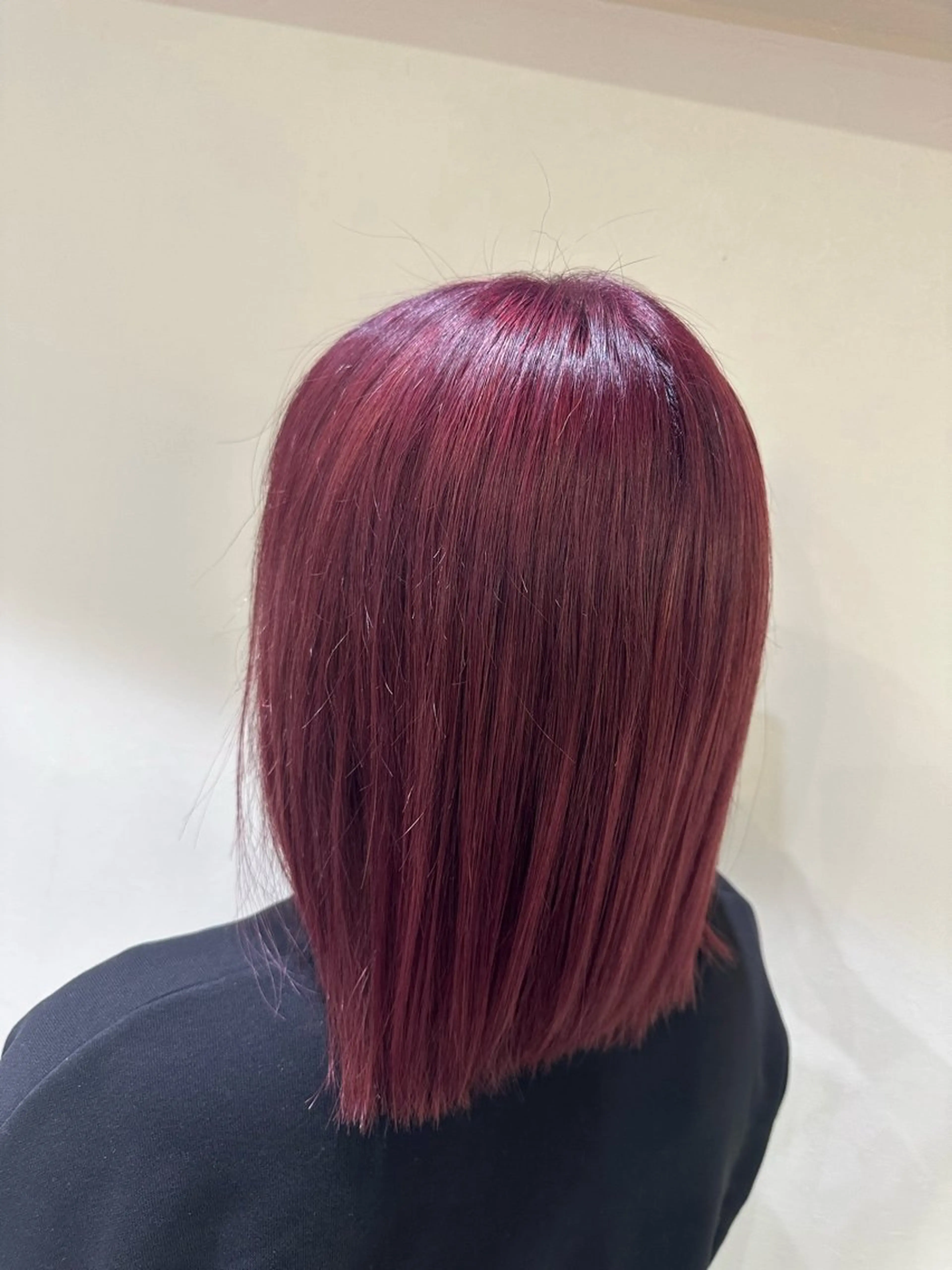 ミディアム カラー ブリーチ カシス ピンクカラー 伊藤 旭華のヘアスタイル